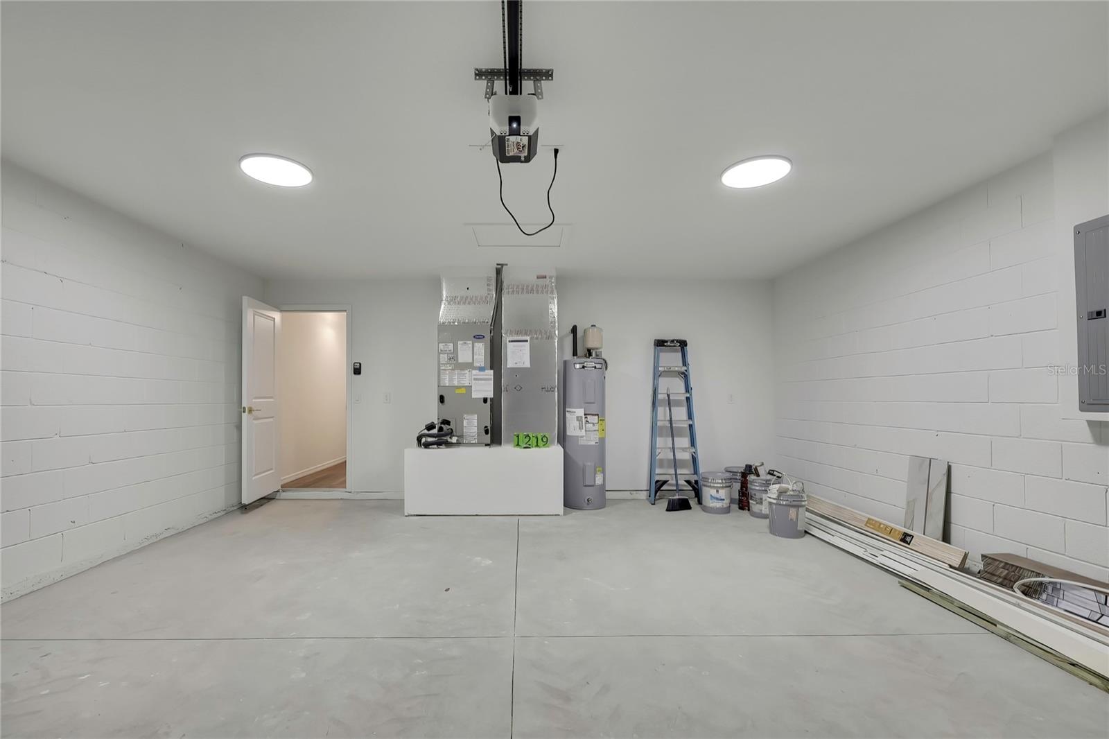 CRYSTAL MANOR UNIT 03 - Residential