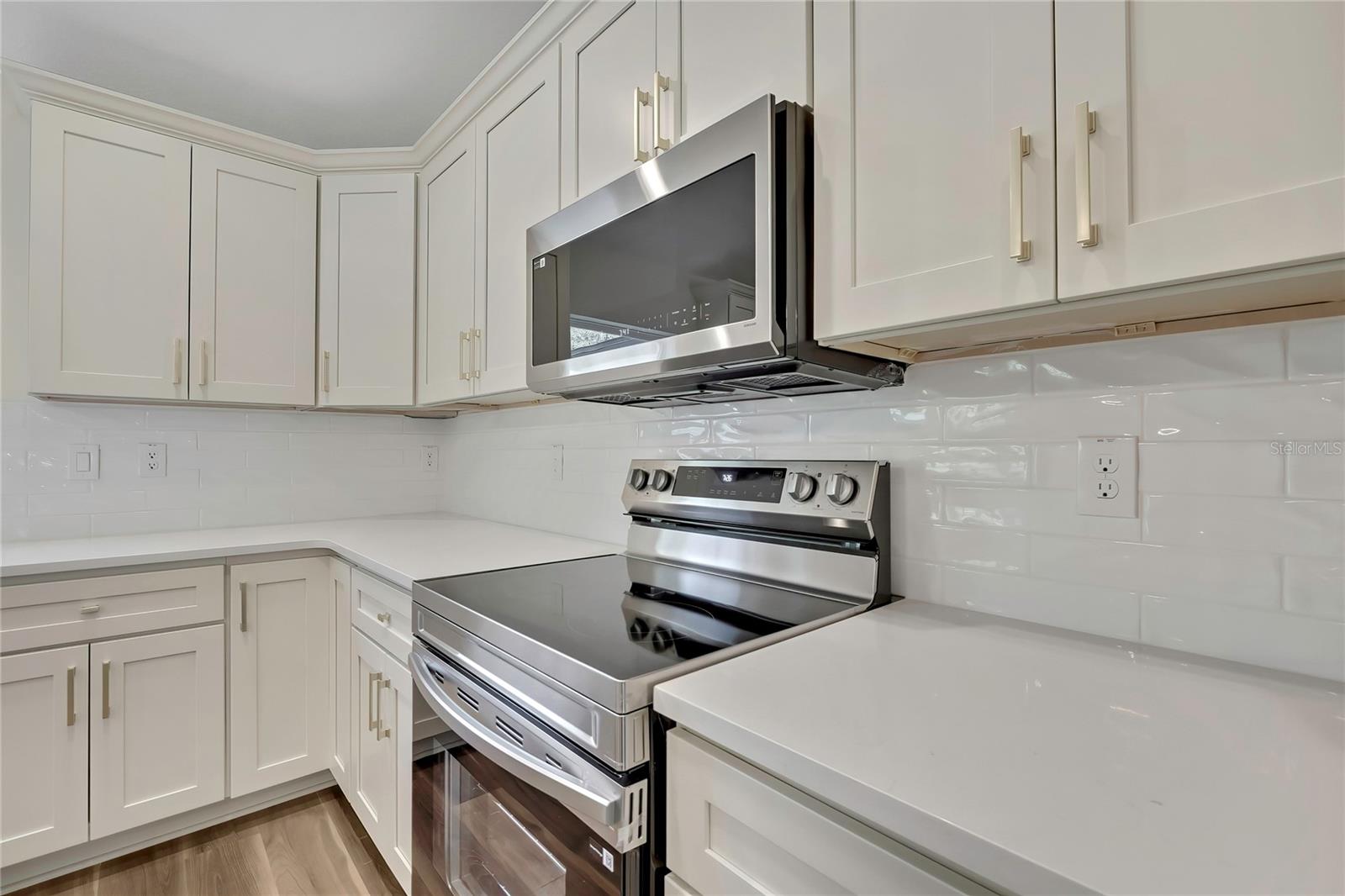 CRYSTAL MANOR UNIT 03 - Residential