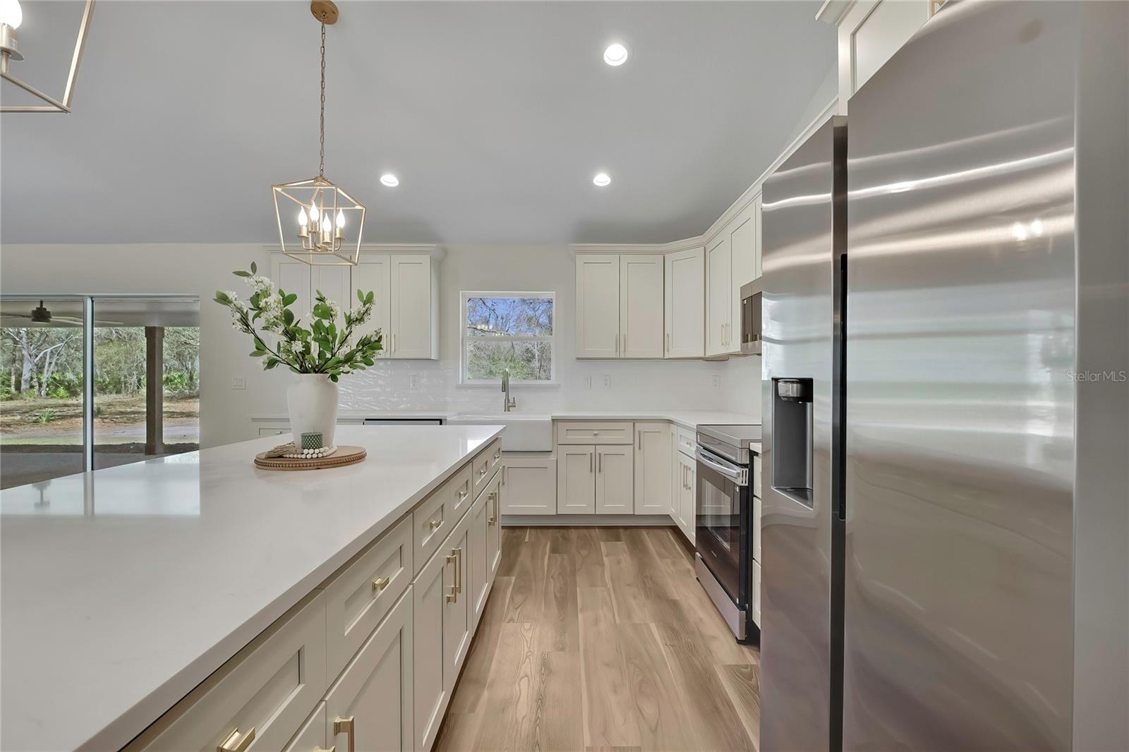 CRYSTAL MANOR UNIT 03 - Residential