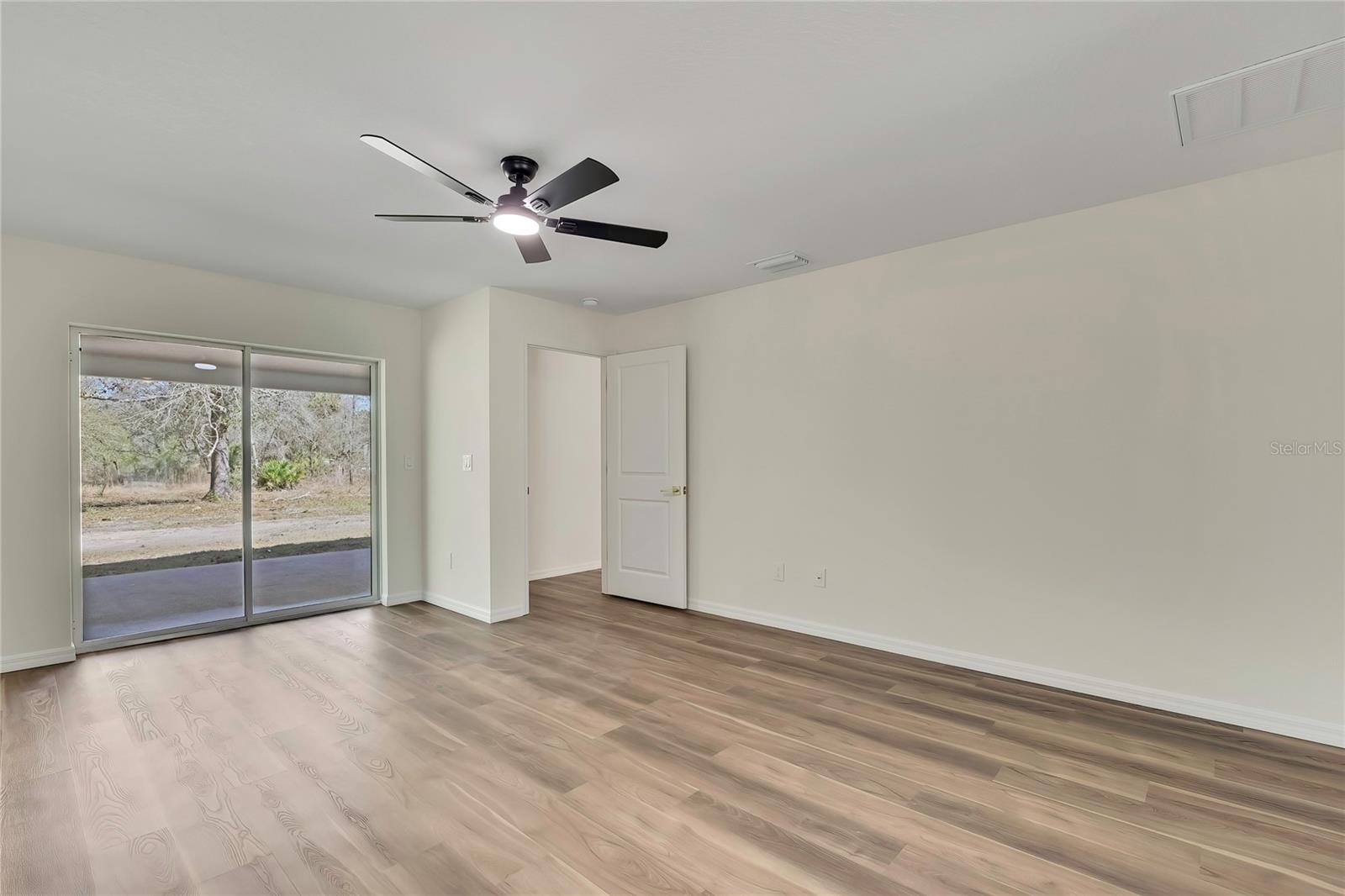 CRYSTAL MANOR UNIT 03 - Residential