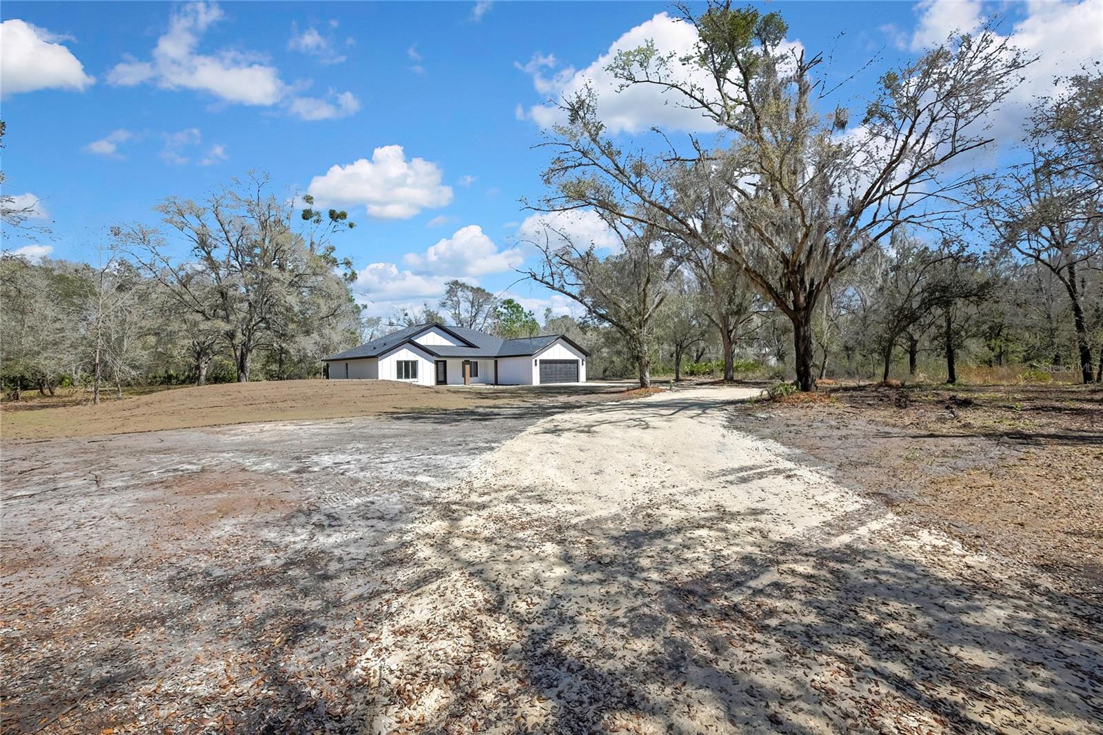 CRYSTAL MANOR UNIT 03 - Residential