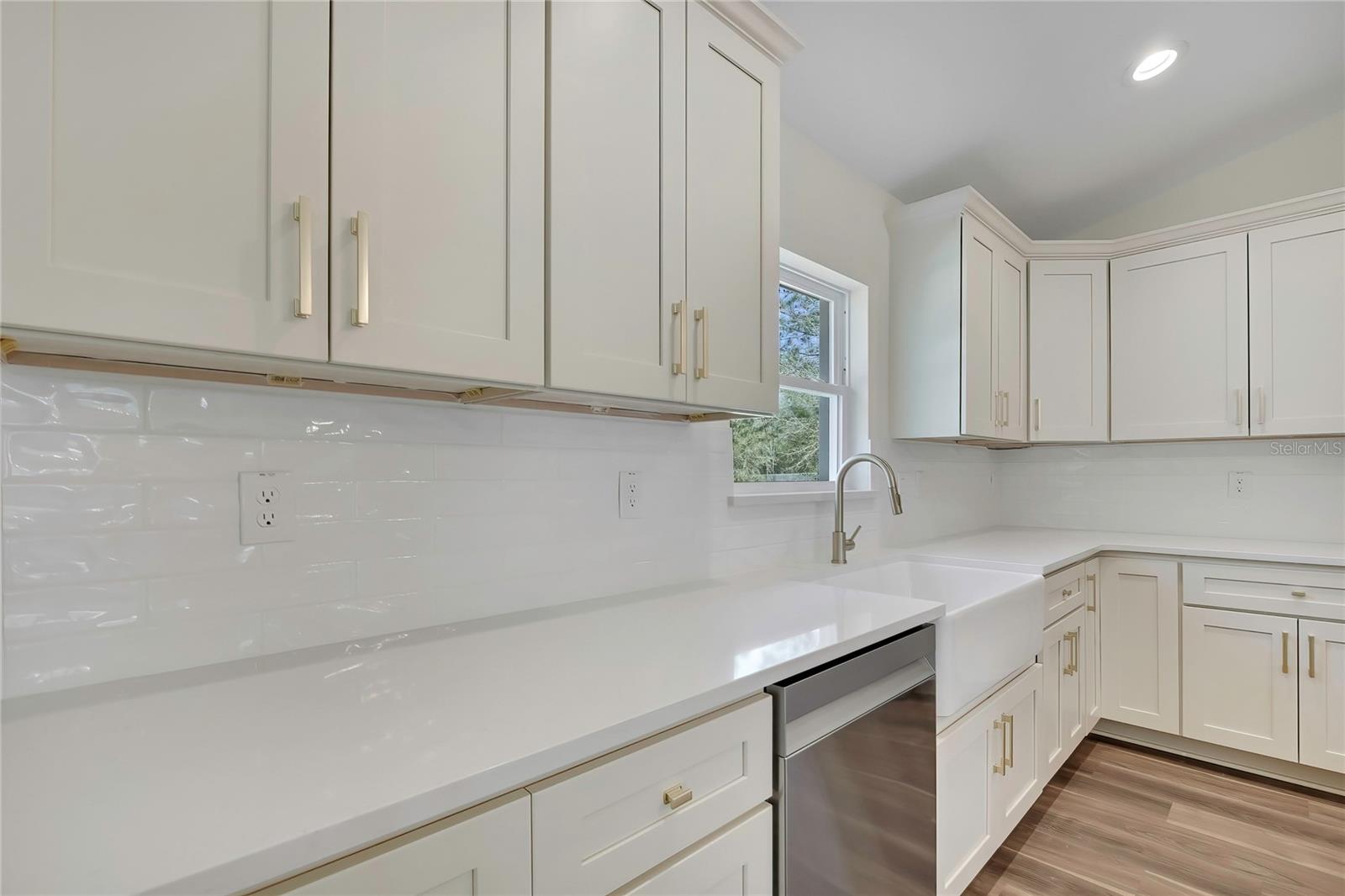 CRYSTAL MANOR UNIT 03 - Residential