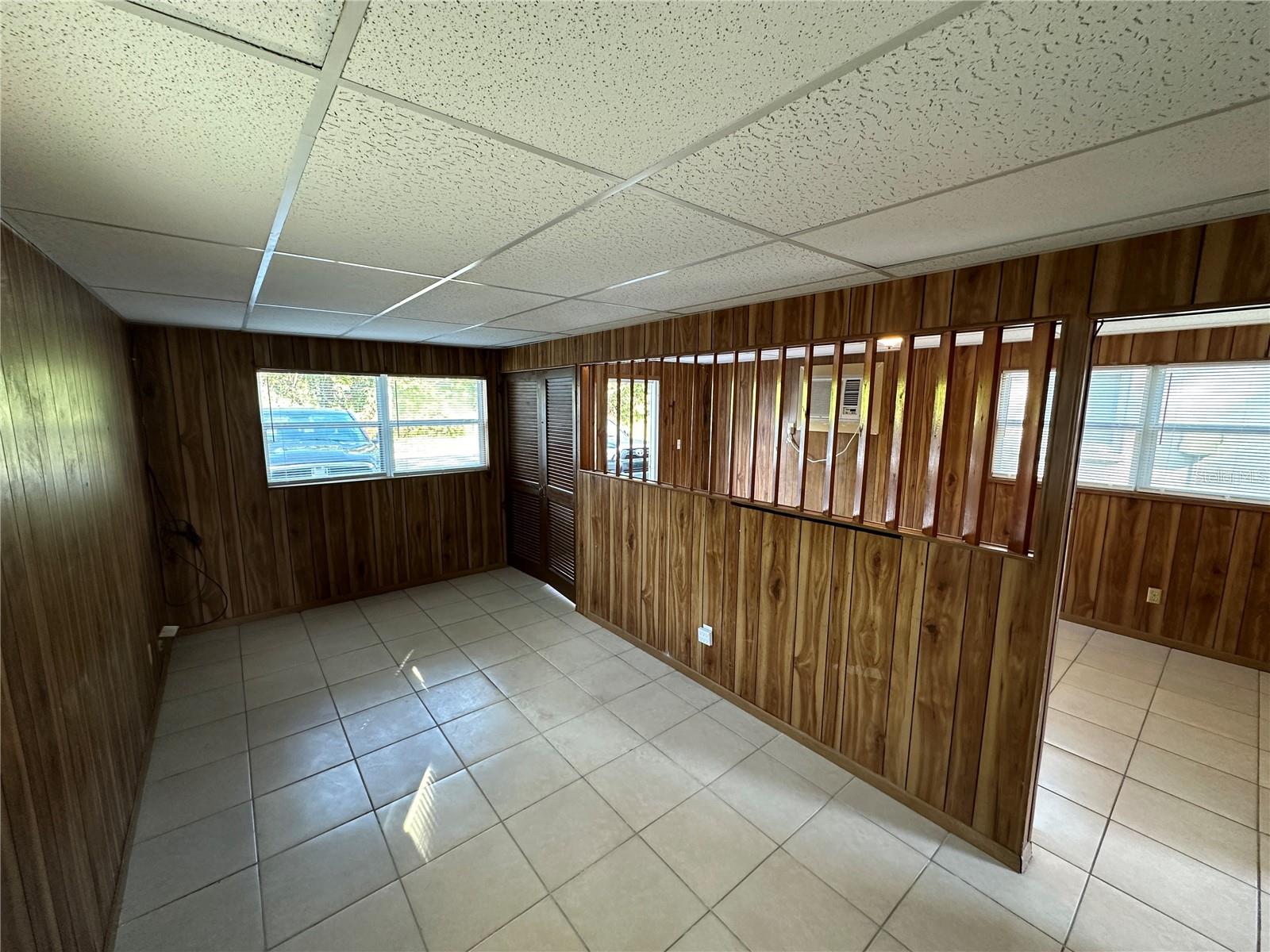 FARROWS - Residential Lease