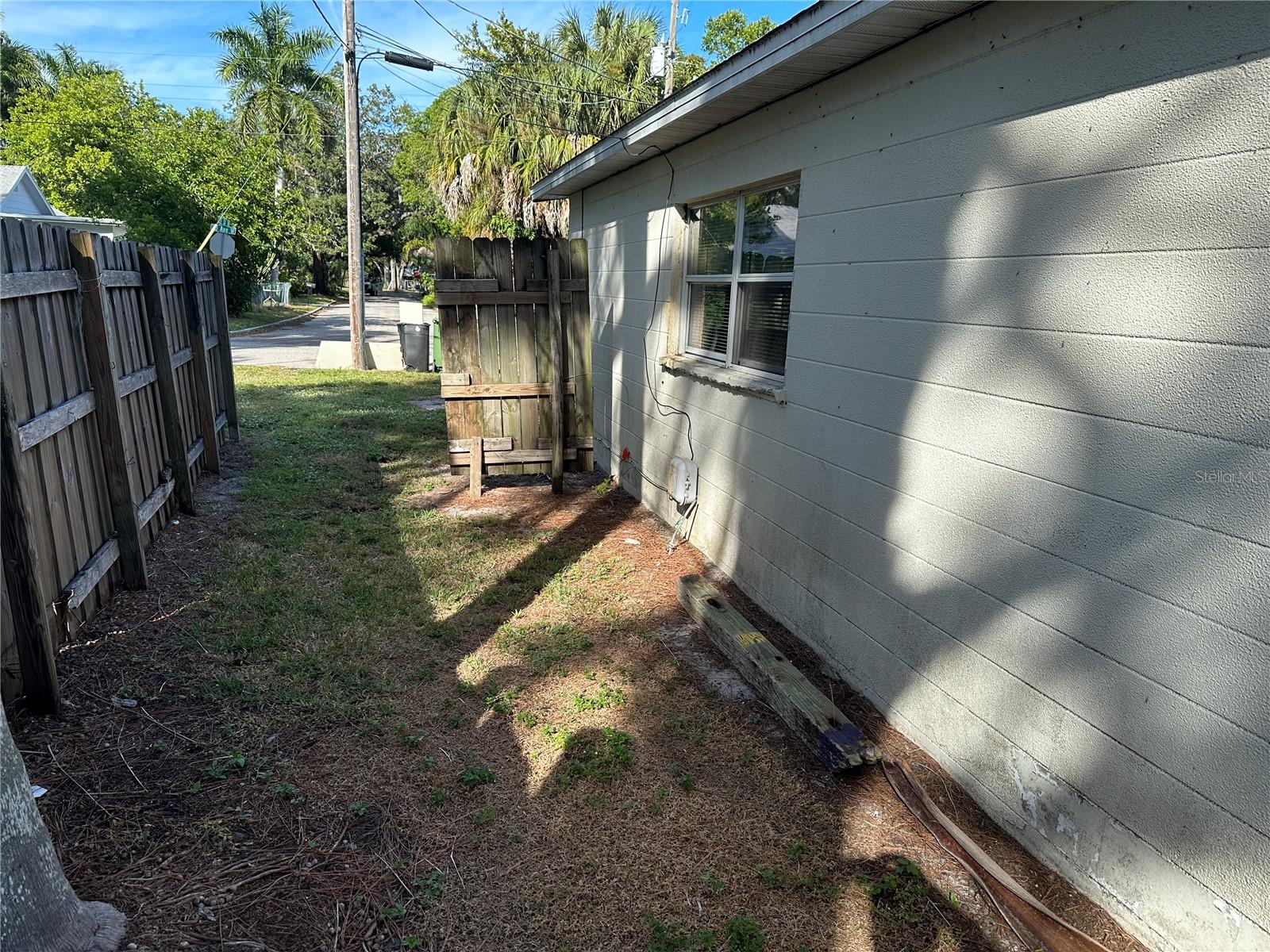 FARROWS - Residential Lease