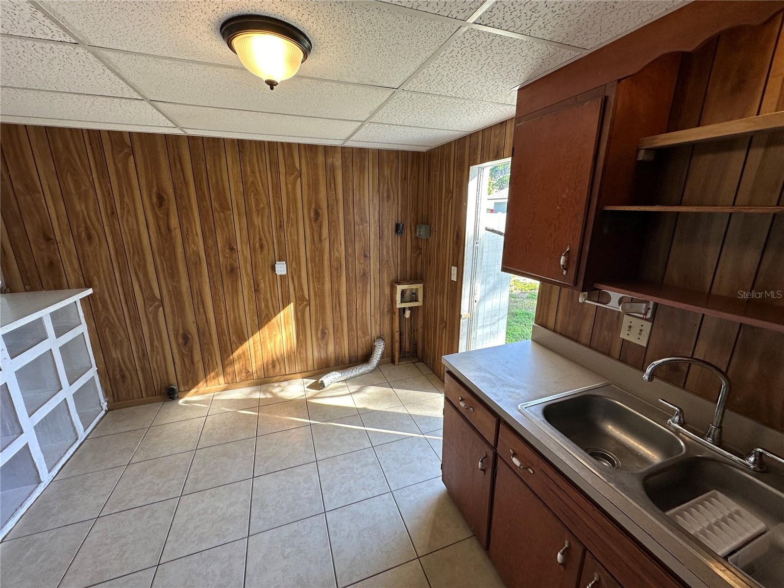 FARROWS - Residential Lease
