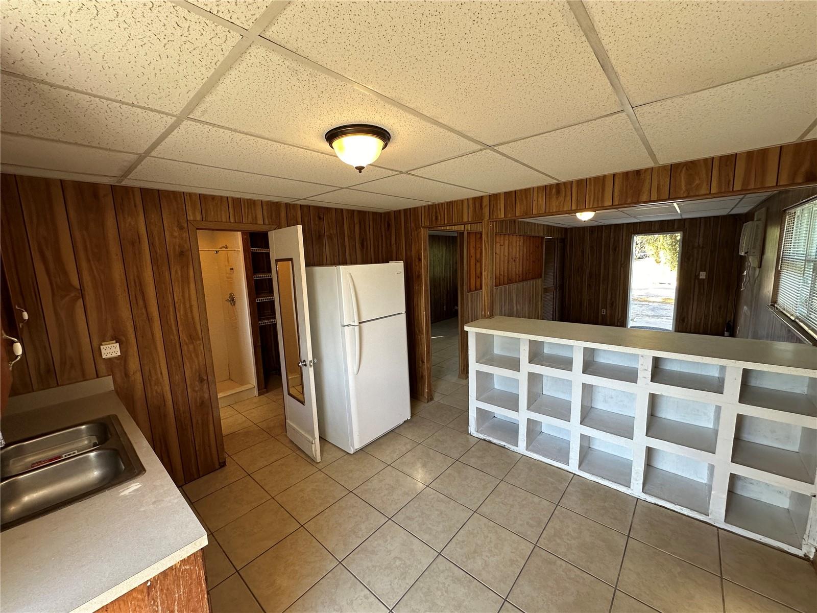FARROWS - Residential Lease