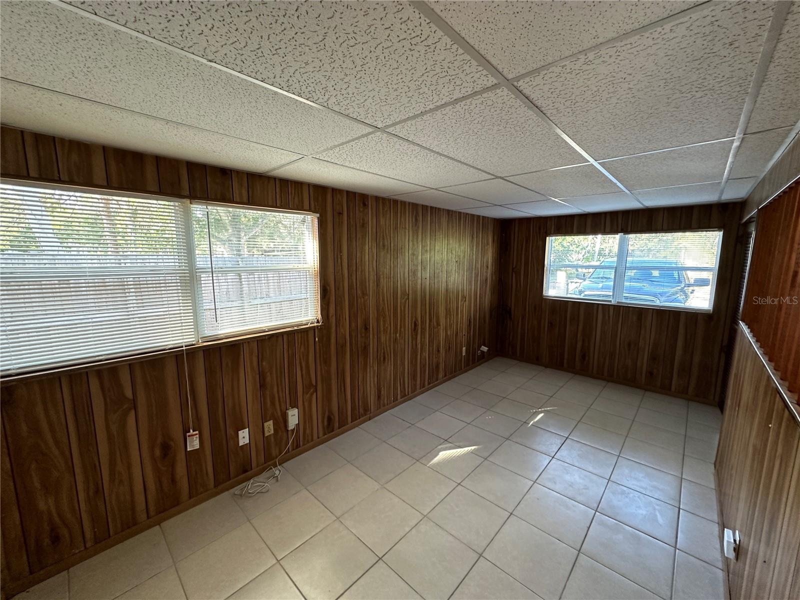 FARROWS - Residential Lease