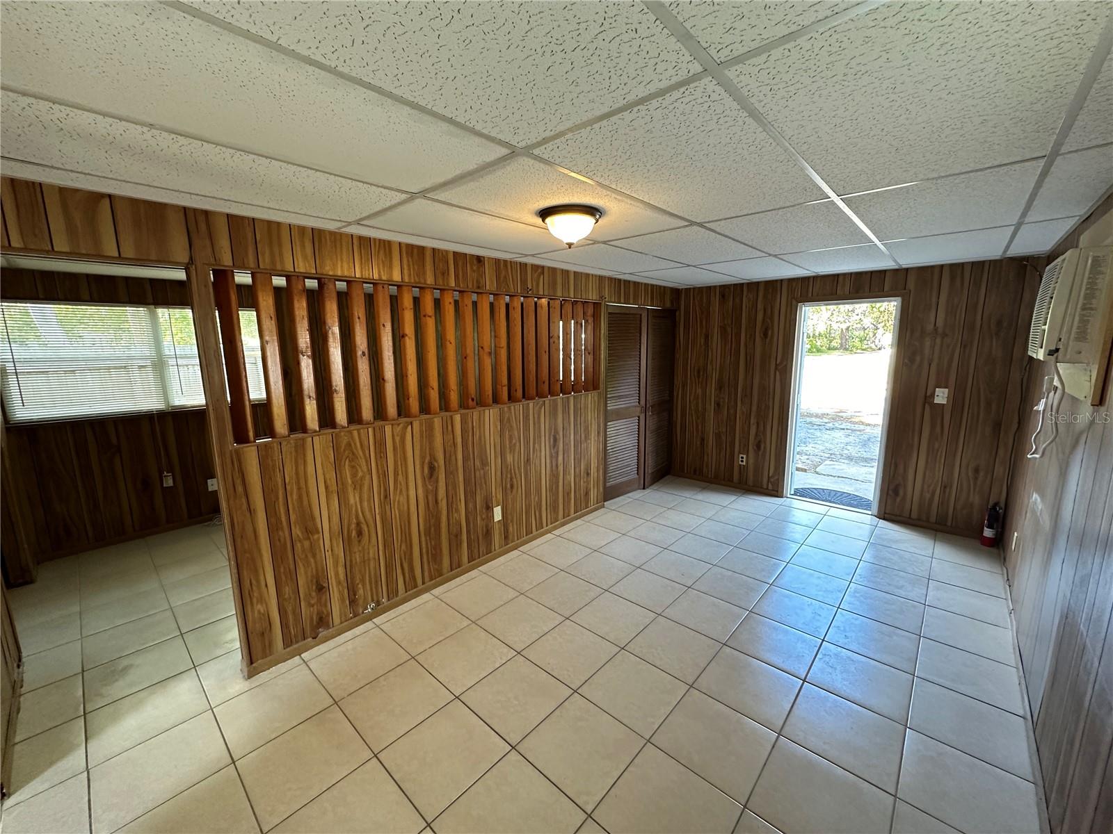 FARROWS - Residential Lease