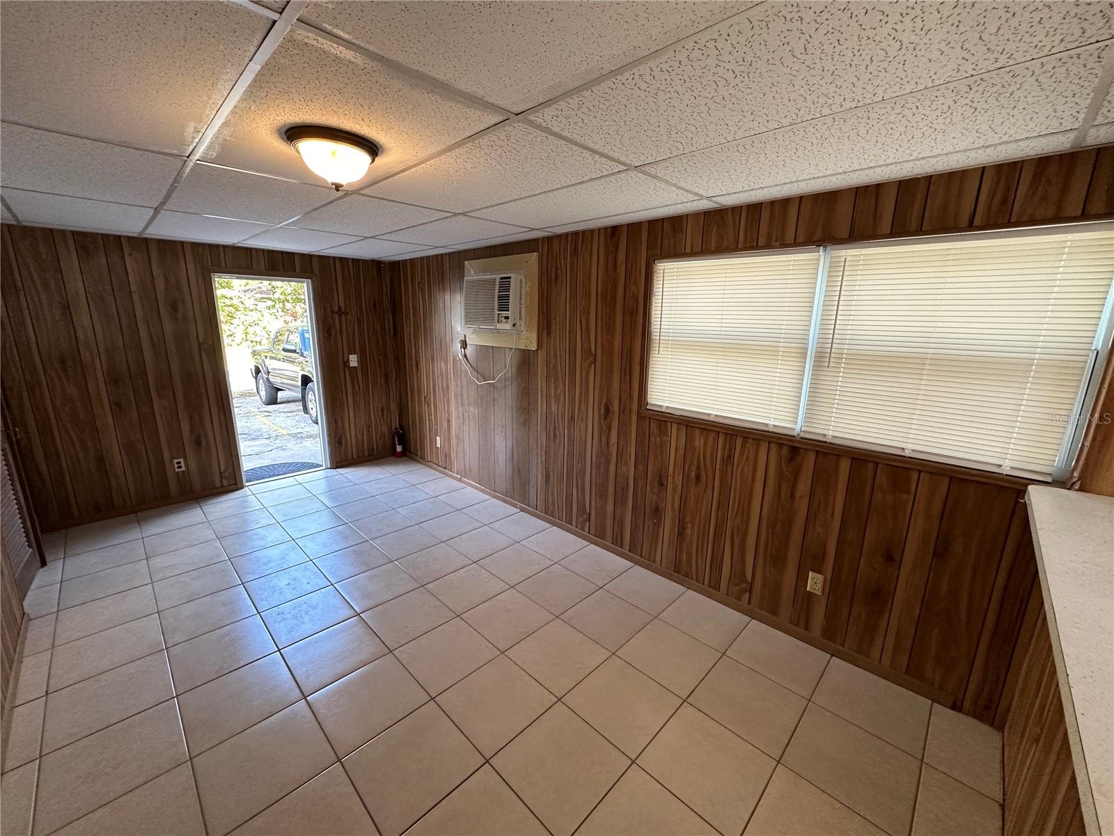 FARROWS - Residential Lease