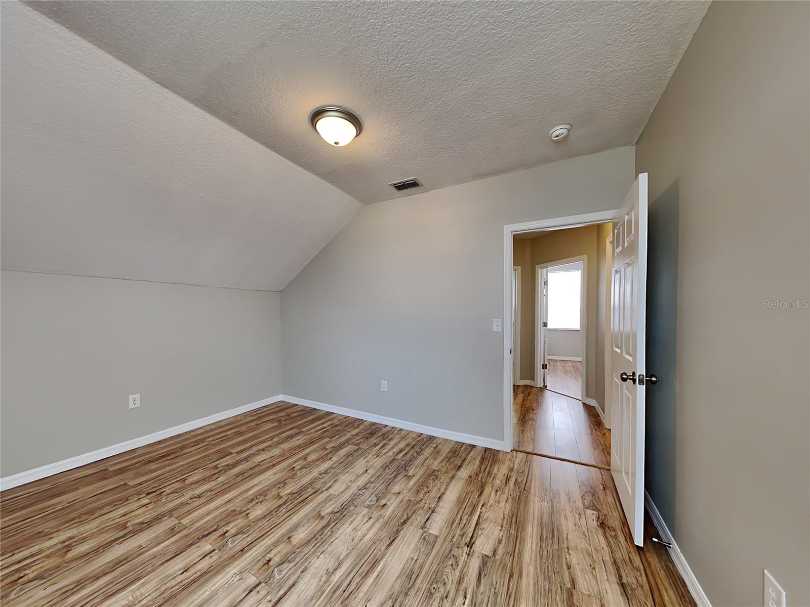 CROSS CREEK ESTATES - Residential Lease