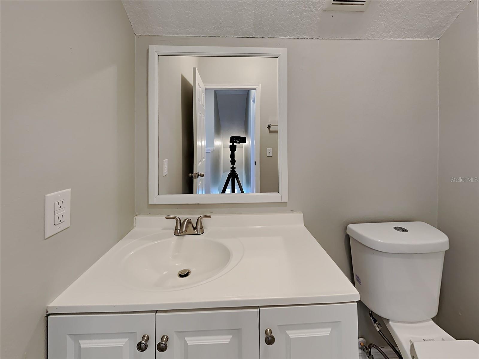 CROSS CREEK ESTATES - Residential Lease