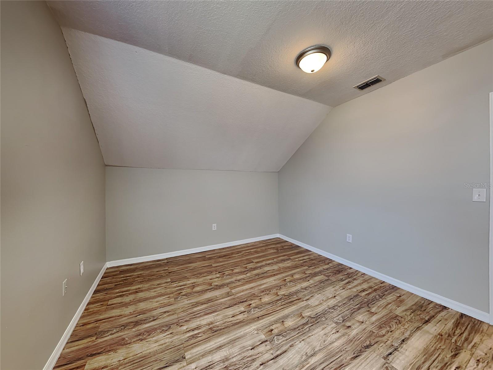 CROSS CREEK ESTATES - Residential Lease