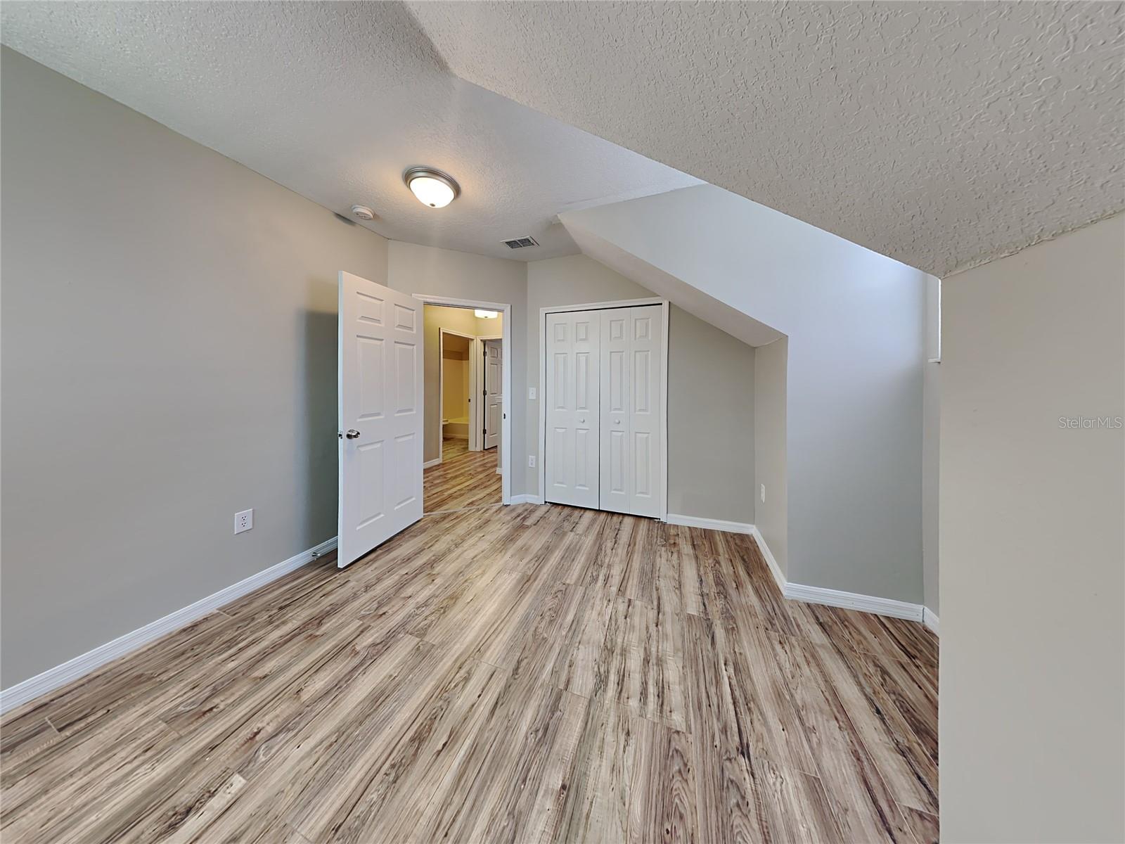 CROSS CREEK ESTATES - Residential Lease