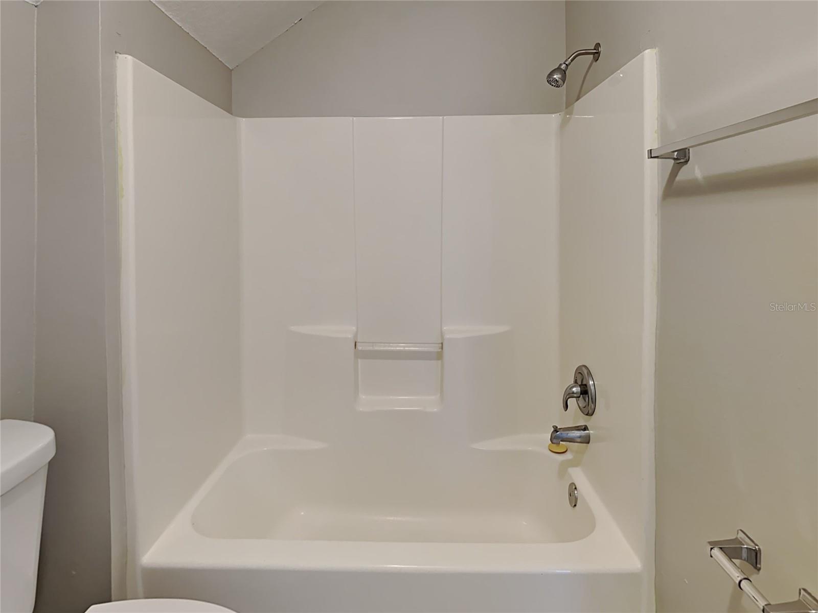 CROSS CREEK ESTATES - Residential Lease