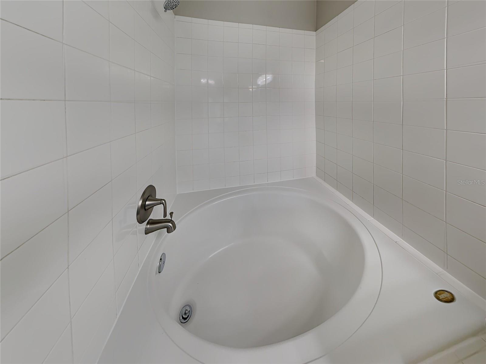 CROSS CREEK ESTATES - Residential Lease