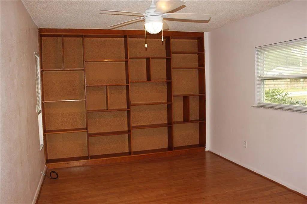 ELOISE WOODS EAST LAKE MARIAM UNIT - Residential