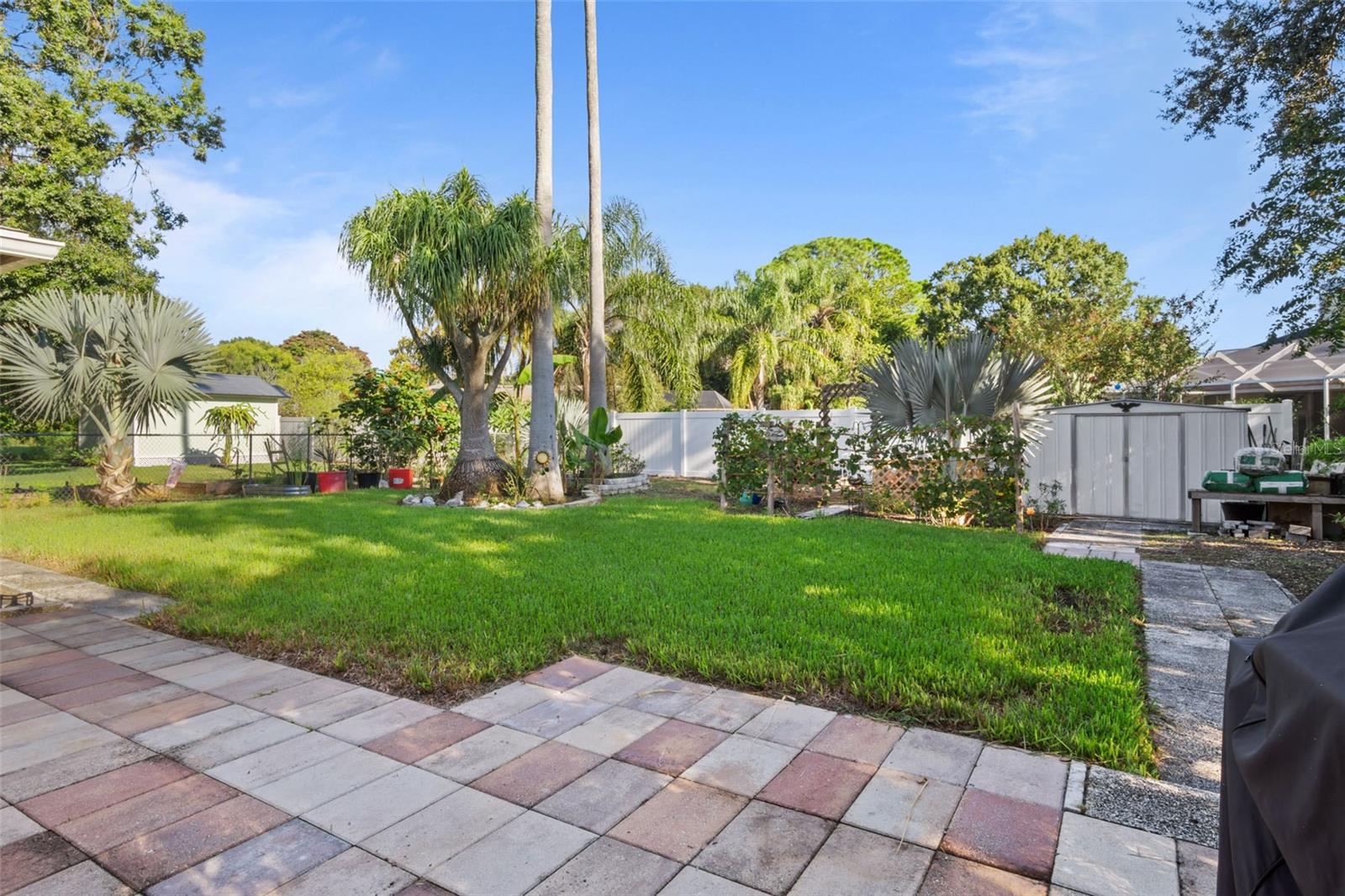 ELOISE WOODS EAST LAKE MARIAM UNIT - Residential