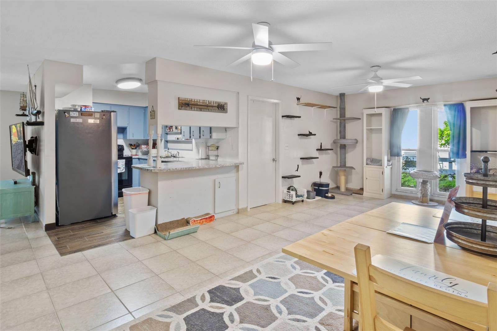 ELOISE WOODS EAST LAKE MARIAM UNIT - Residential