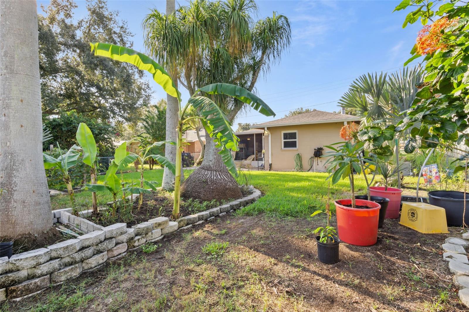 ELOISE WOODS EAST LAKE MARIAM UNIT - Residential