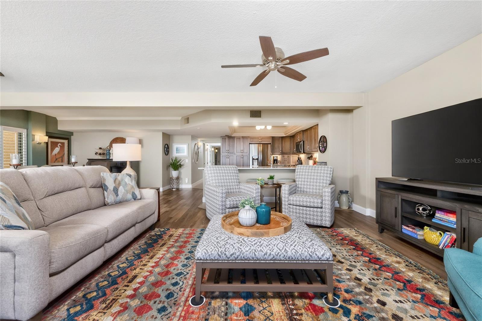 LAVISTA CONDO - Residential