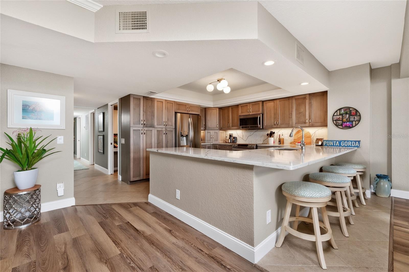 LAVISTA CONDO - Residential