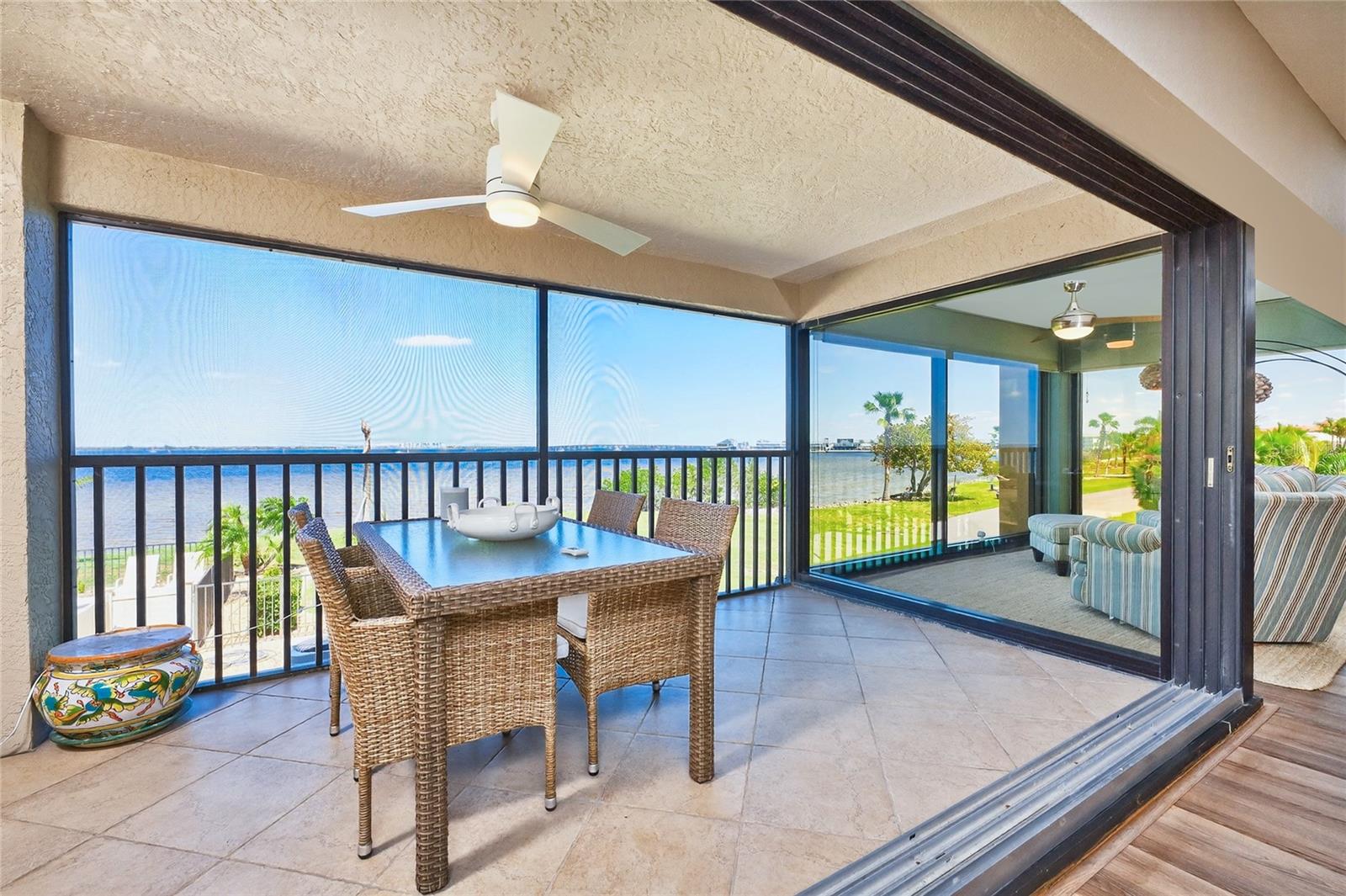 LAVISTA CONDO - Residential