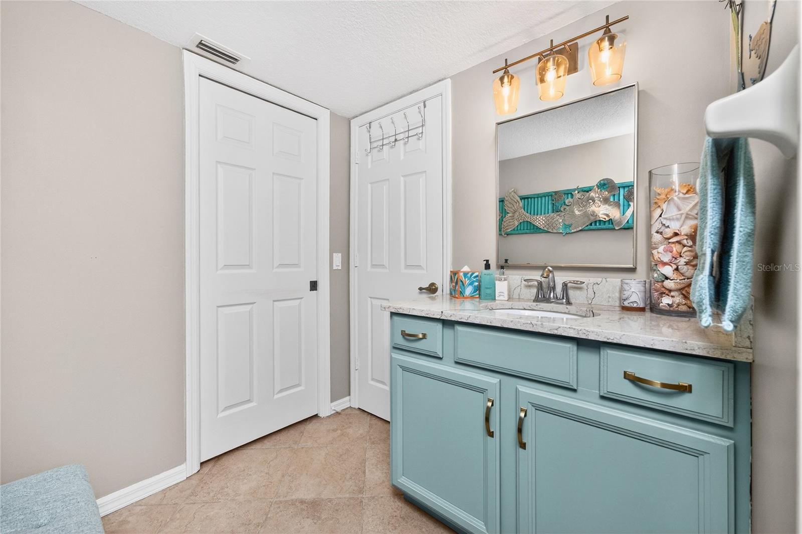 LAVISTA CONDO - Residential