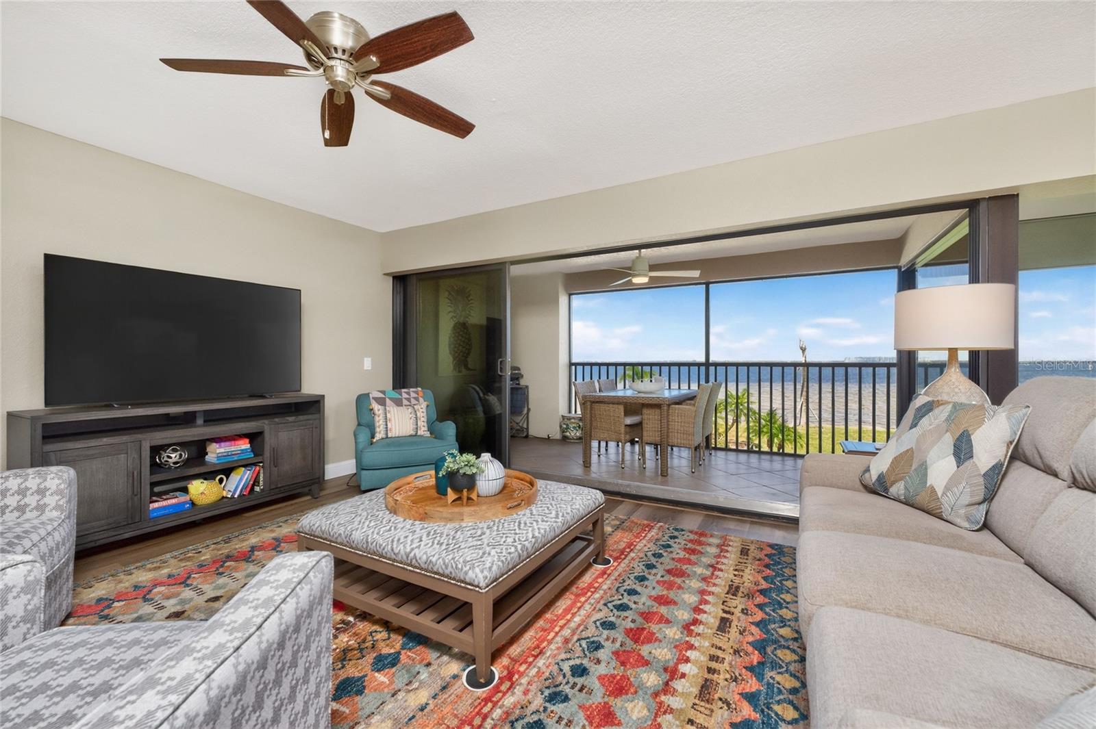 LAVISTA CONDO - Residential