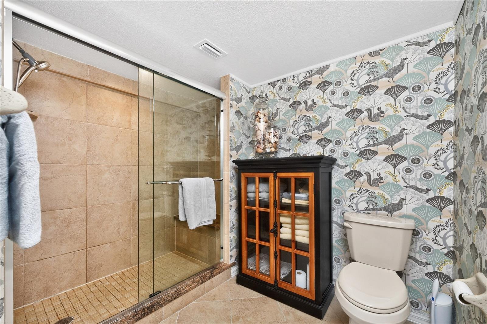 LAVISTA CONDO - Residential