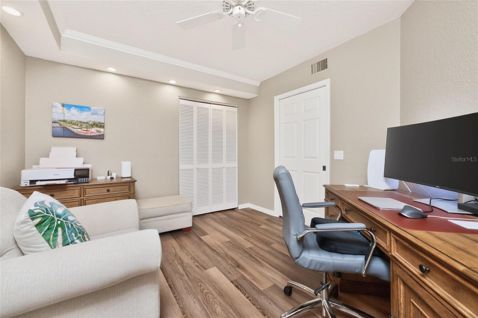 LAVISTA CONDO - Residential