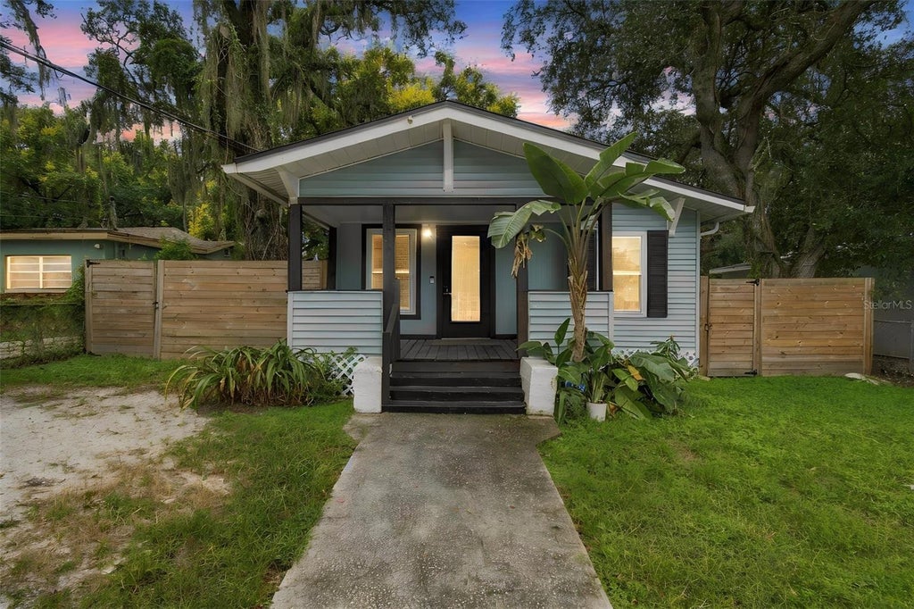 Photo of 1611 E Genesee Street, Tampa, FL 33610 (MLS # TB8553349)