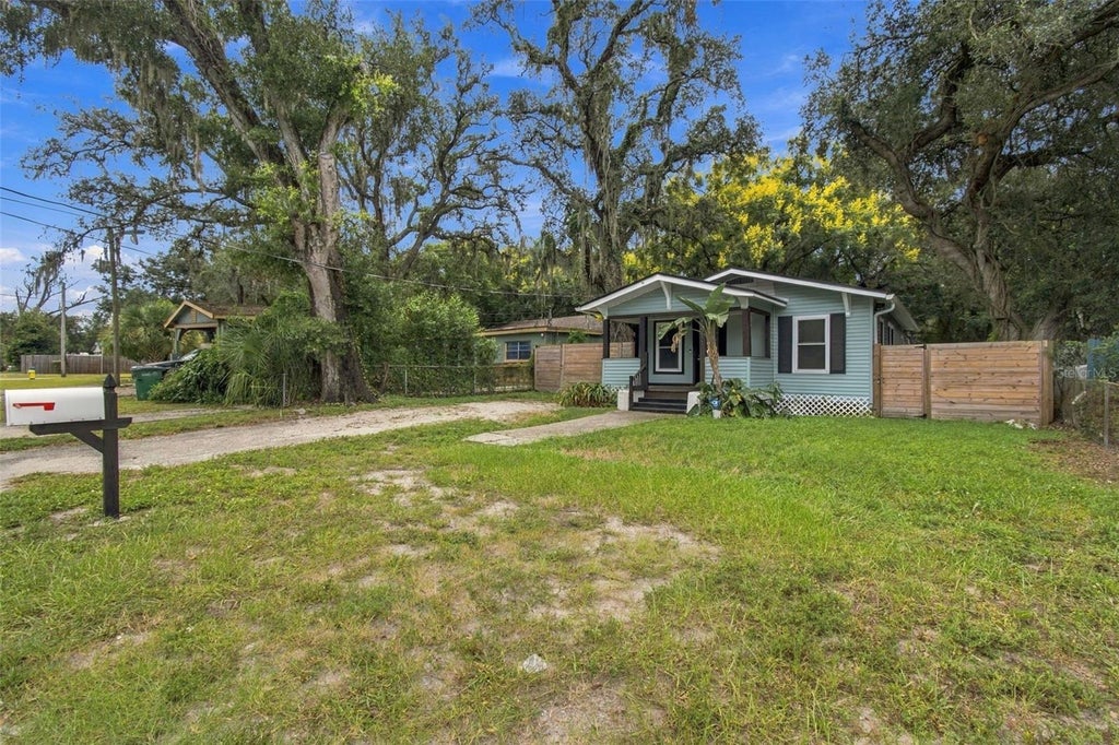 Photo of 1611 E Genesee Street, Tampa, FL 33610 (MLS # TB8553349)