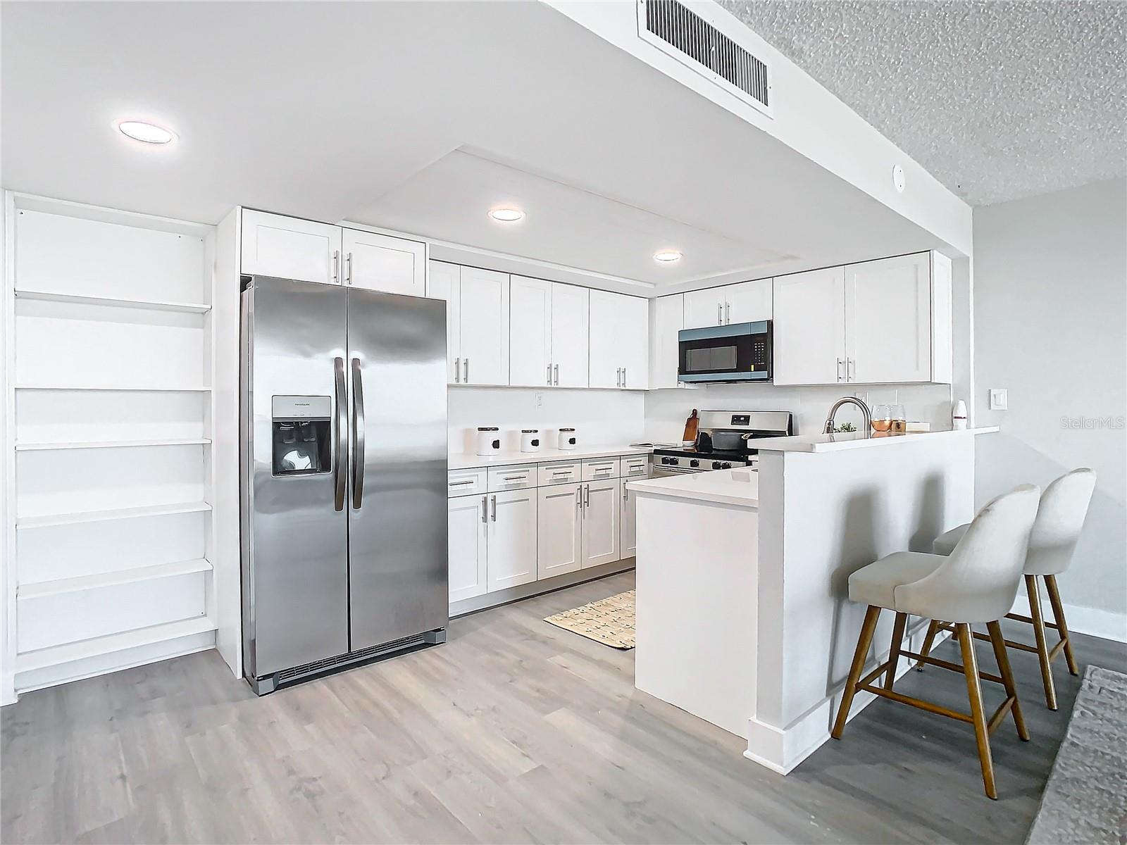 400 ISLAND WAY 1411