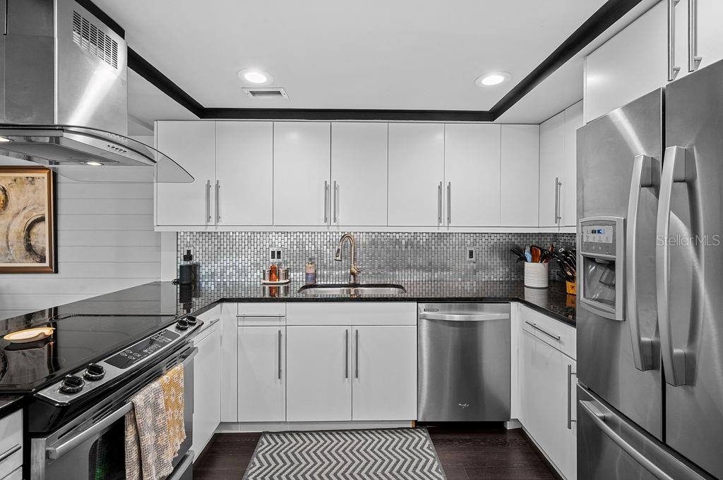 ISLANDER CLUB OF LONGBOAT - Residential