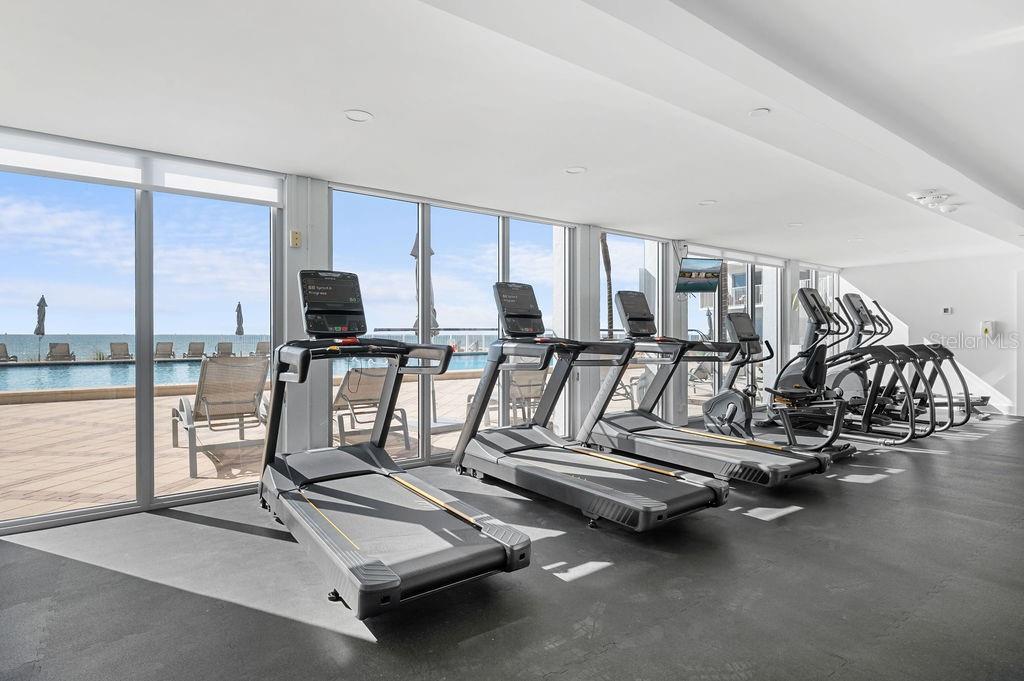 ISLANDER CLUB OF LONGBOAT - Residential