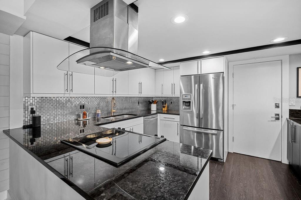 ISLANDER CLUB OF LONGBOAT - Residential