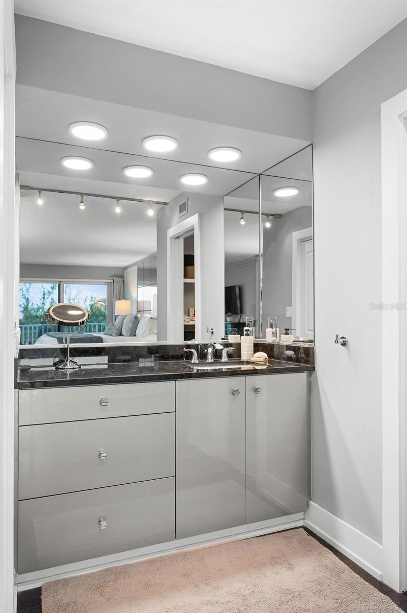 ISLANDER CLUB OF LONGBOAT - Residential