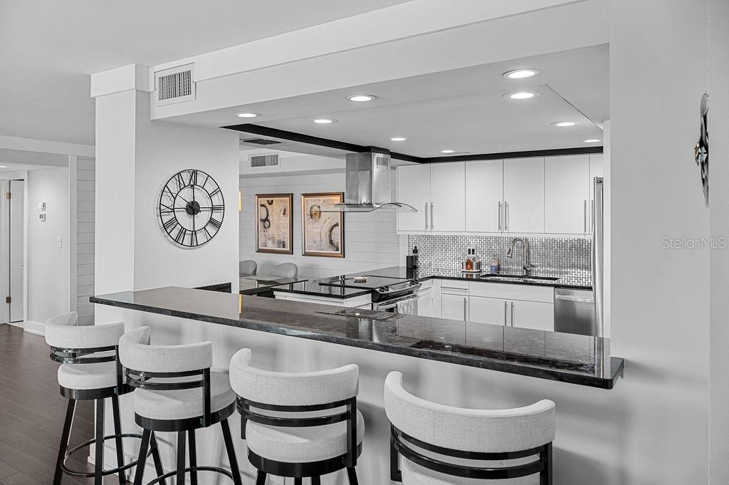 ISLANDER CLUB OF LONGBOAT - Residential