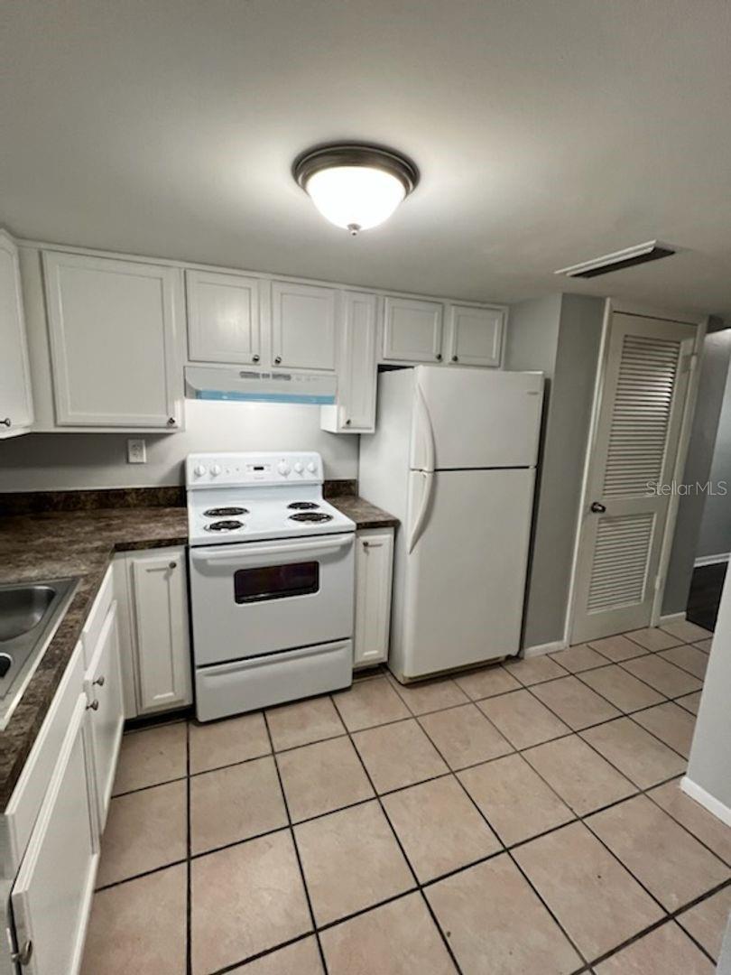 JOHNSONS D P SUB - Residential Lease