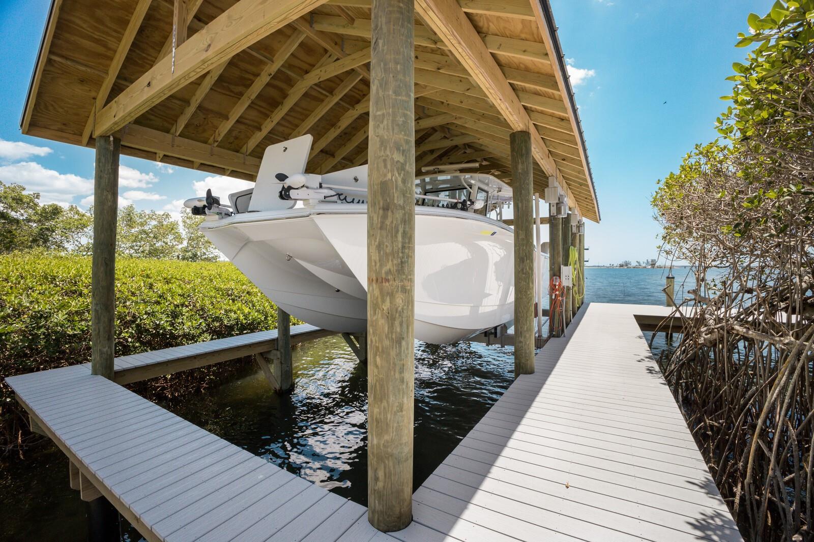 MAHOGANY BAY - Residential