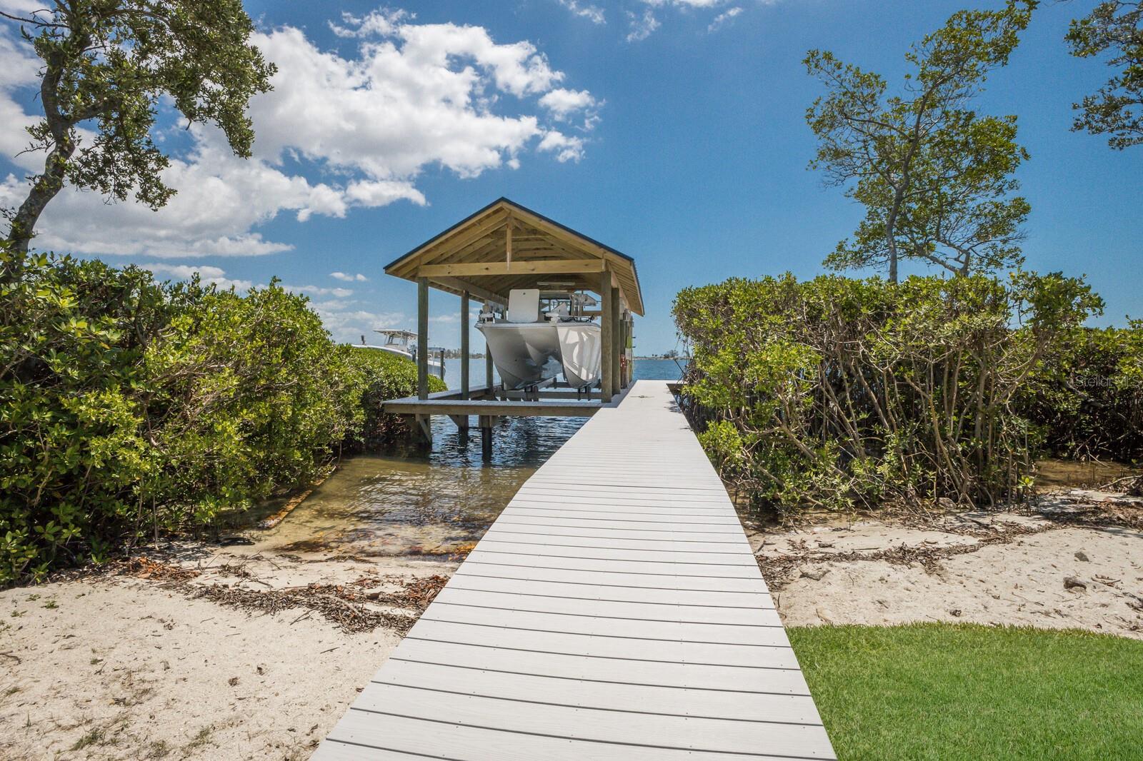 MAHOGANY BAY - Residential