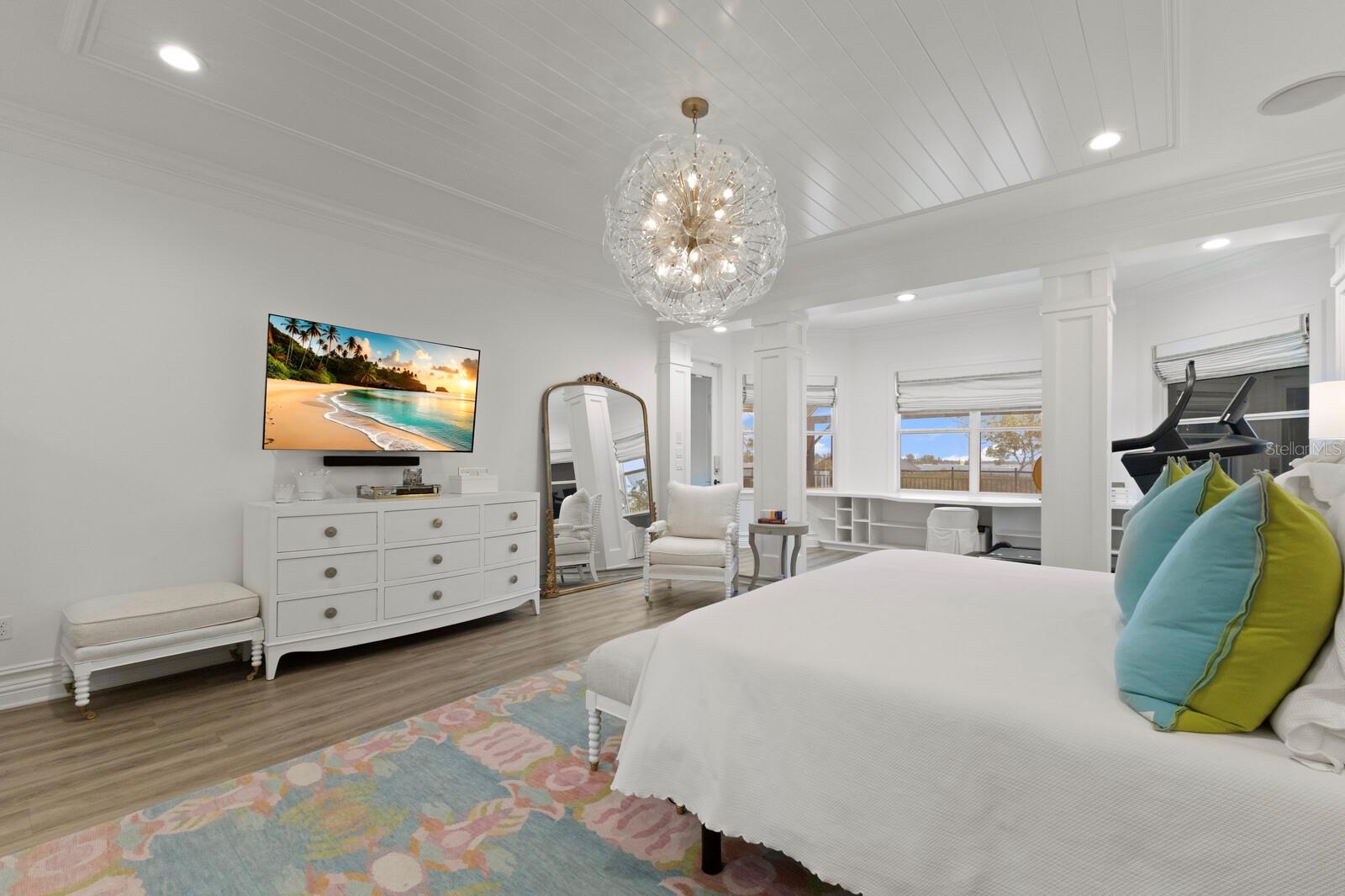 MAHOGANY BAY - Residential