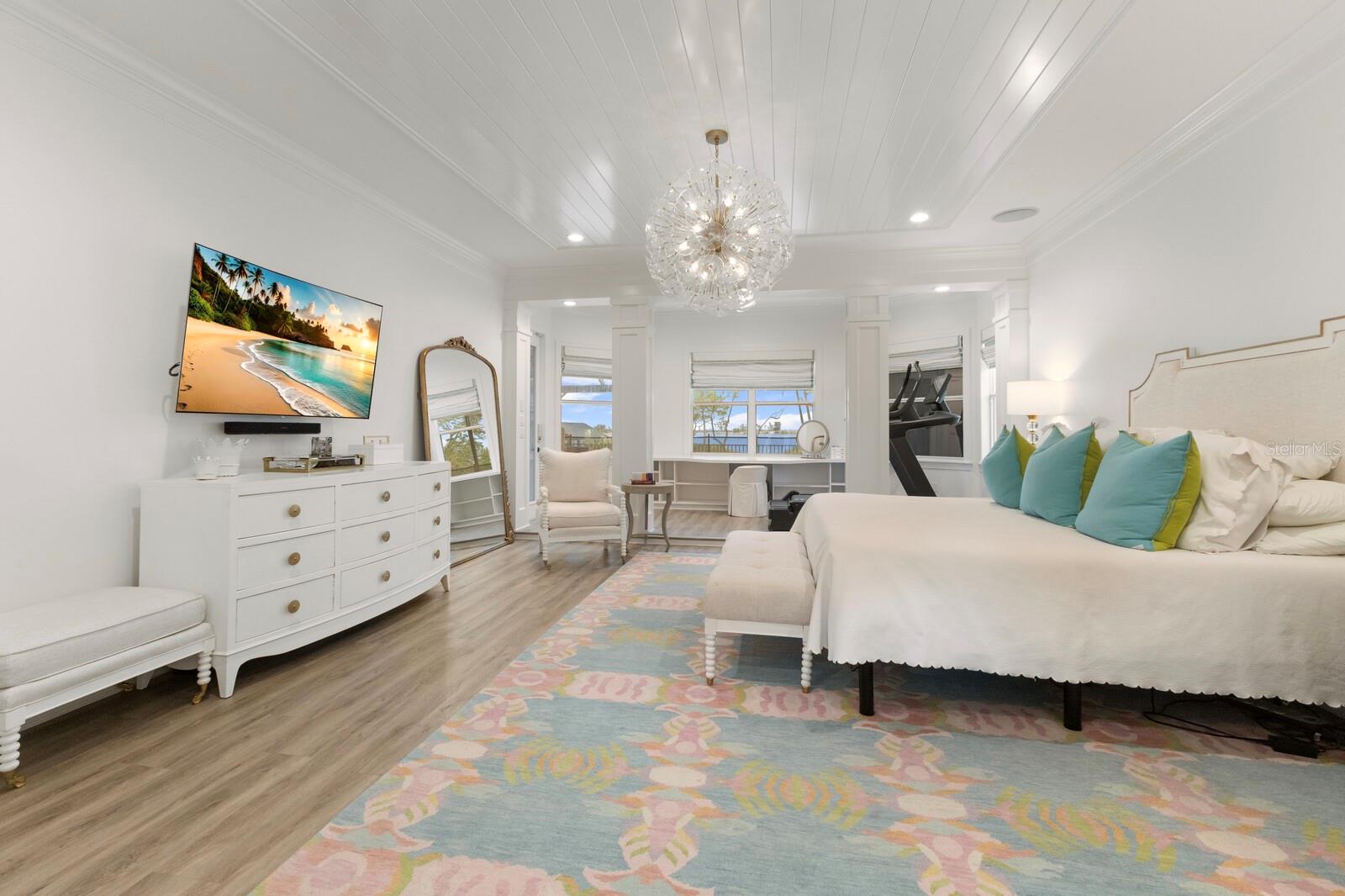 MAHOGANY BAY - Residential