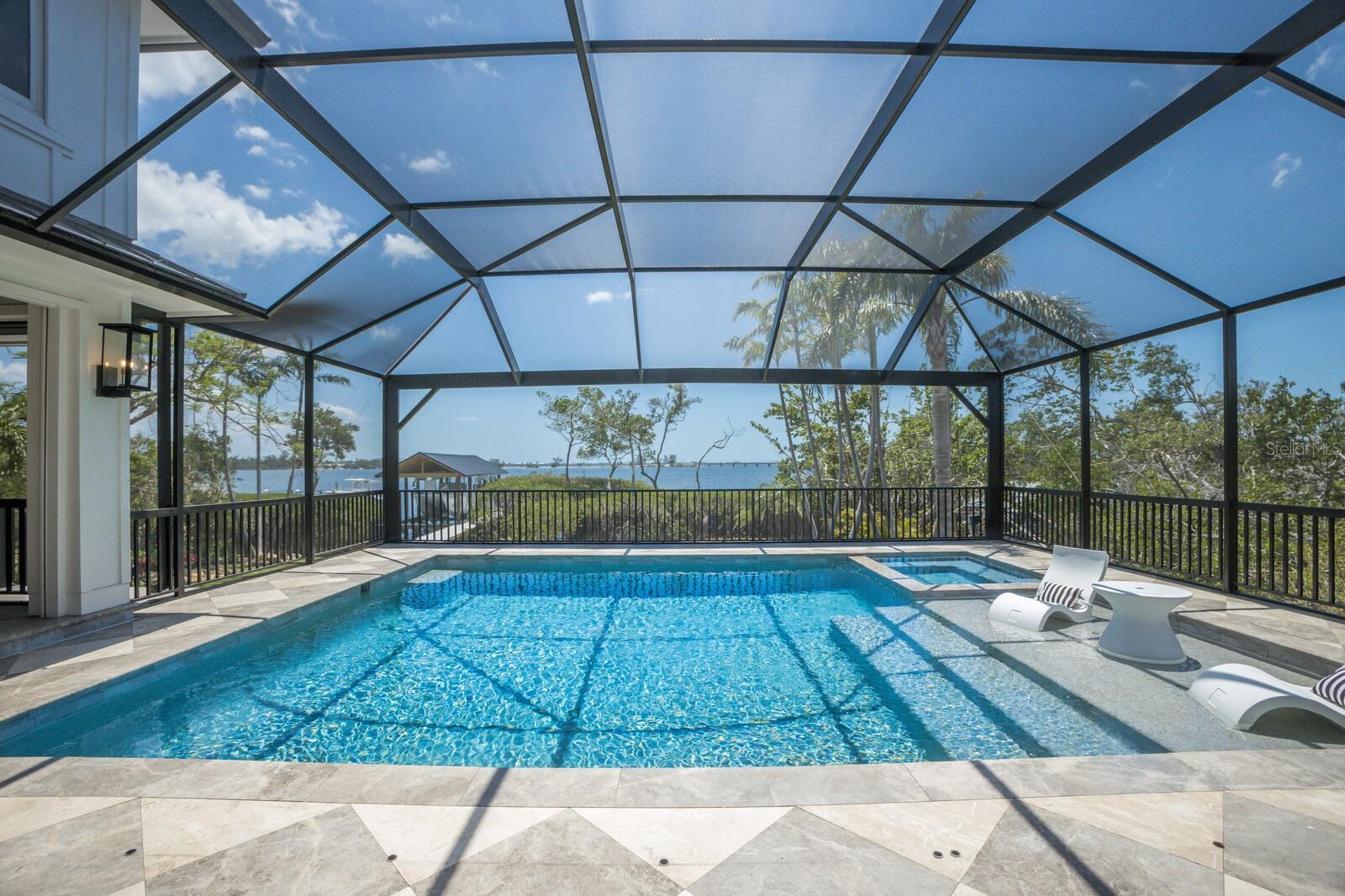 MAHOGANY BAY - Residential