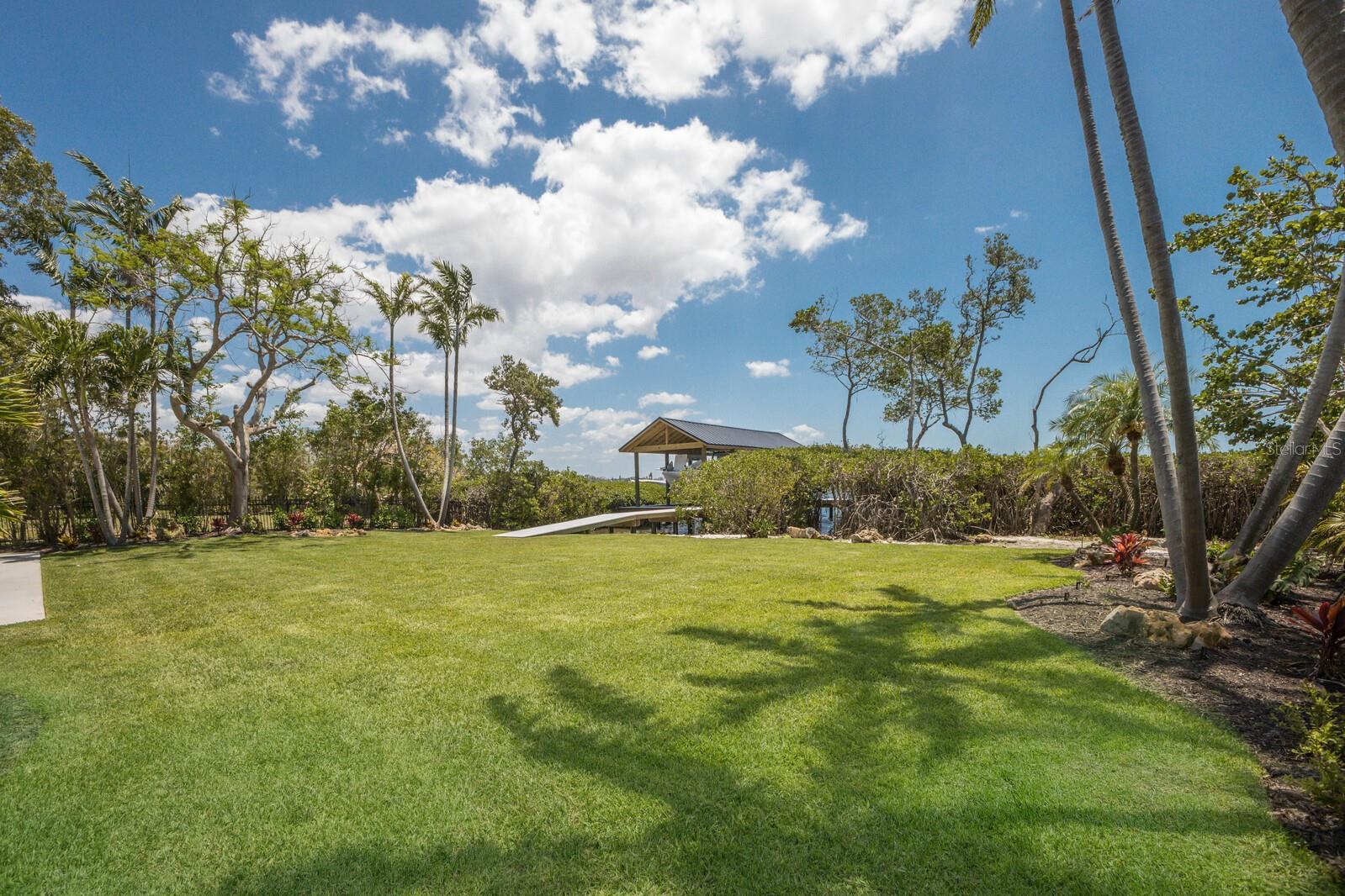 MAHOGANY BAY - Residential