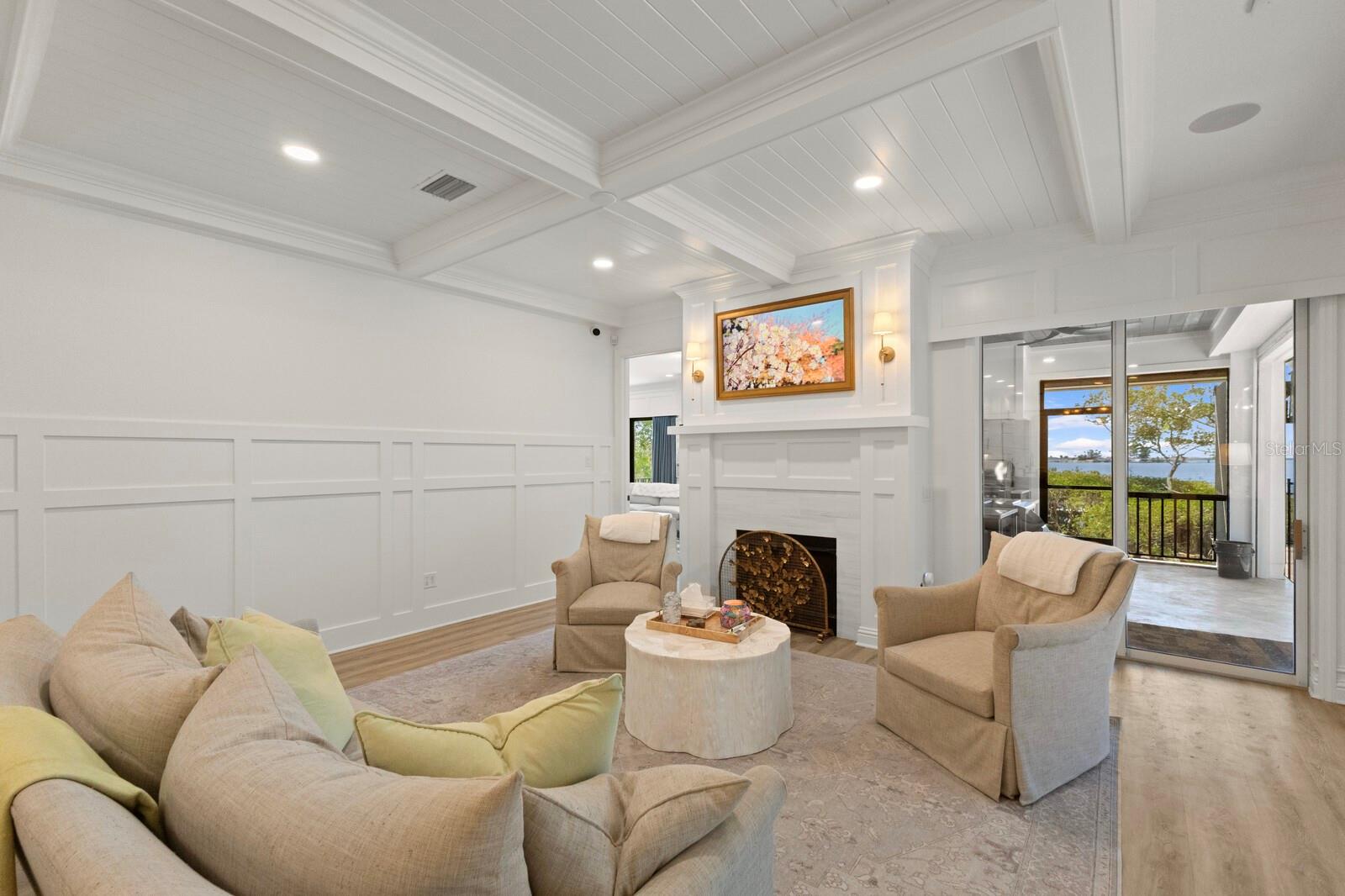 MAHOGANY BAY - Residential