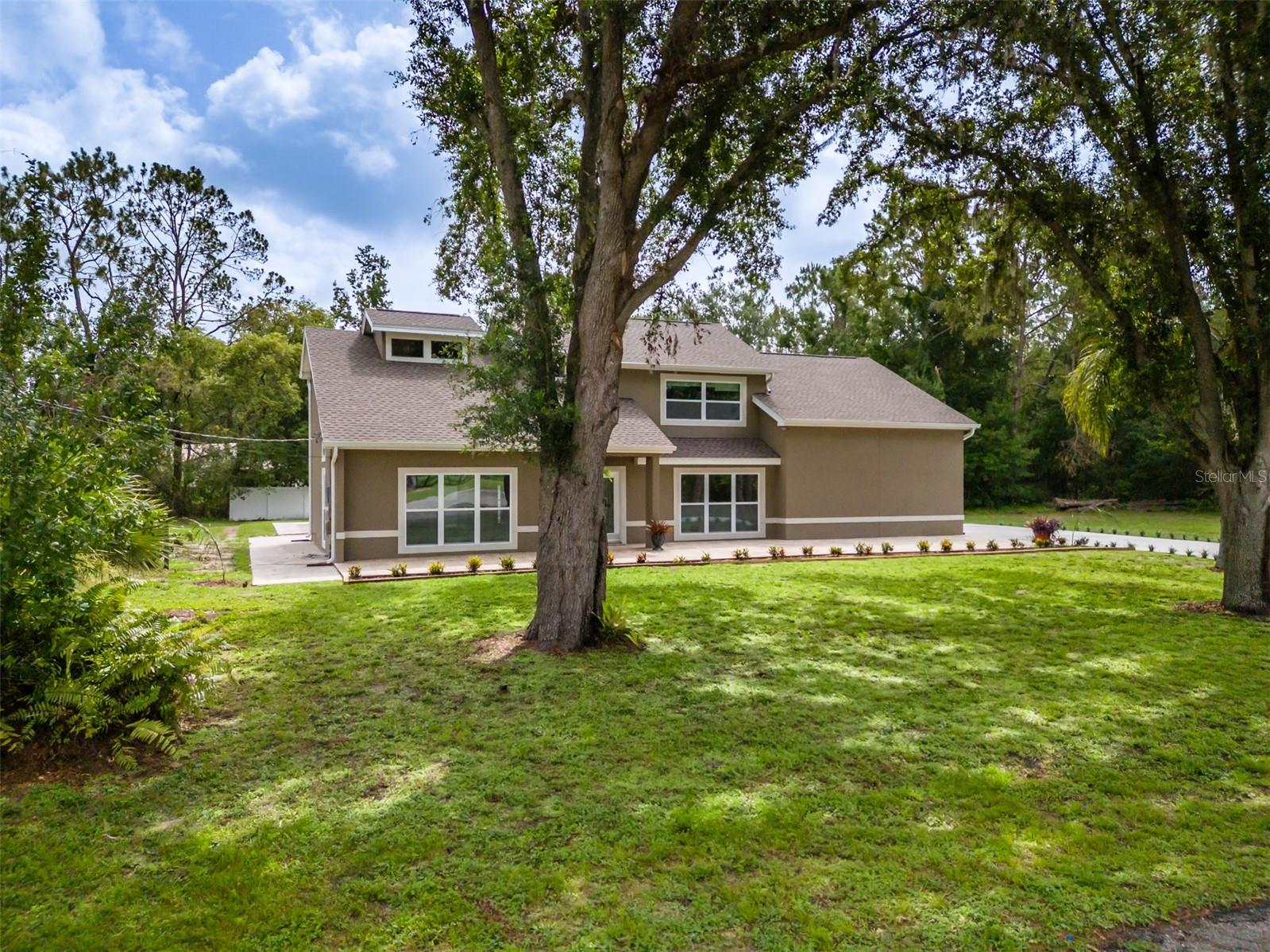 4044 RED FOX COURT