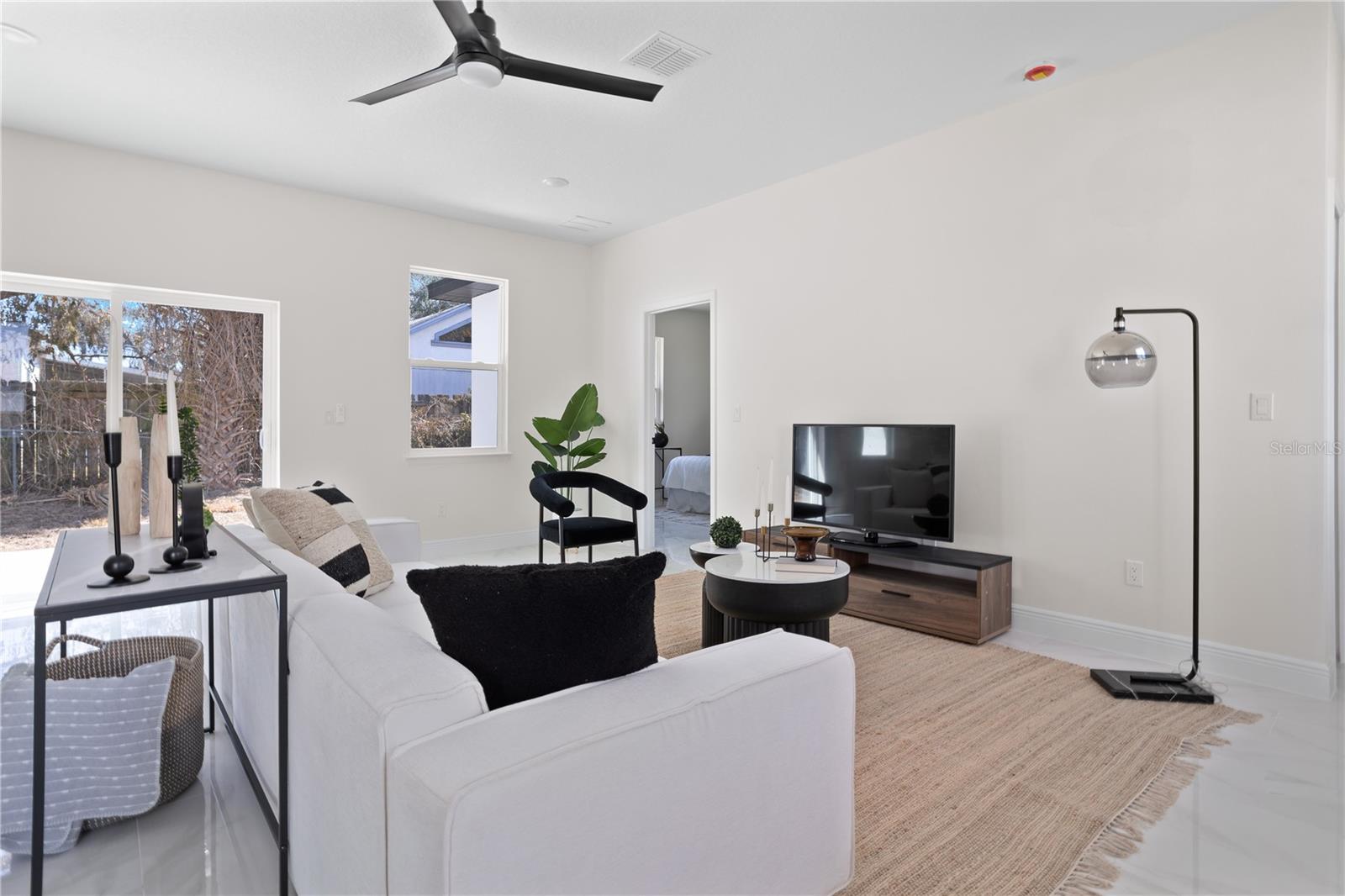 1531 OAK LANE