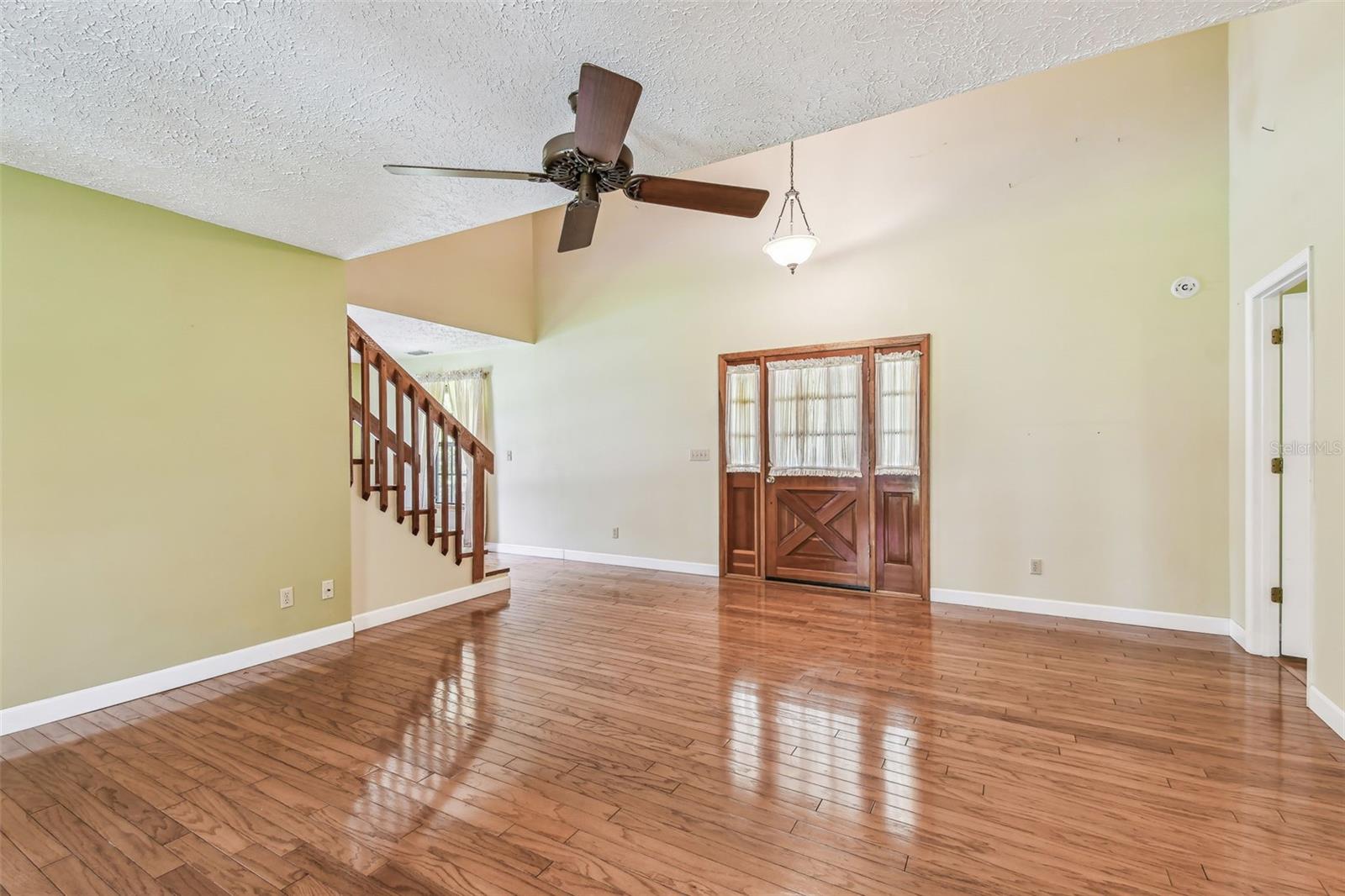 1611 WAGONWHEEL ROAD