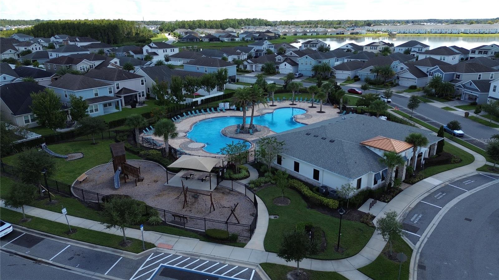 STOREY LAKE - Residential